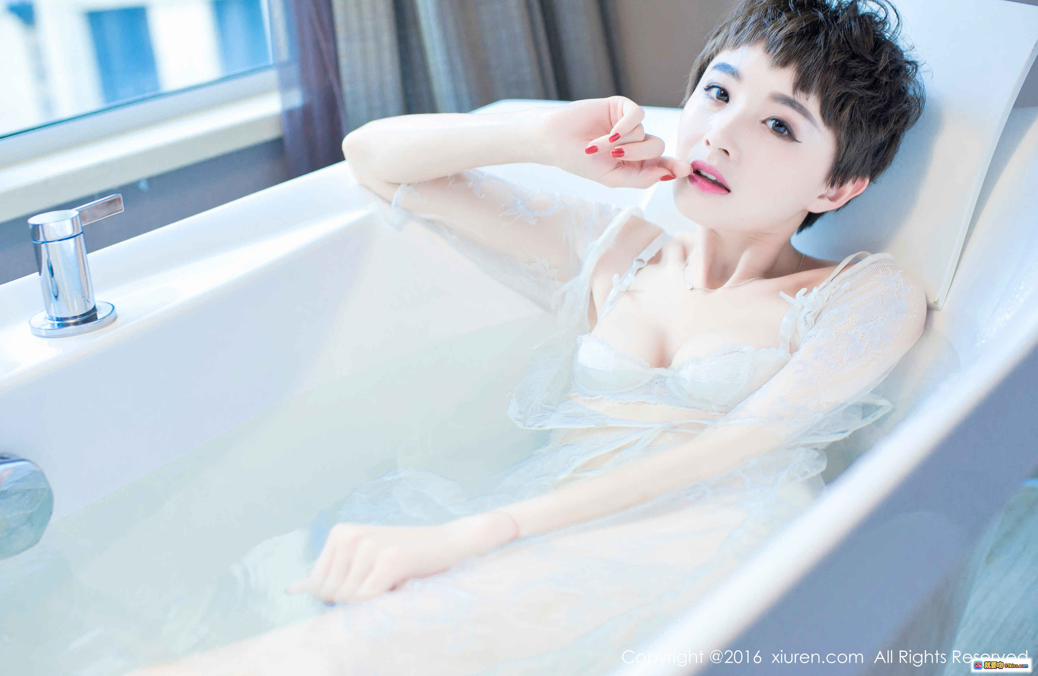 图片[6] - baby_kiki浴缸写真 | 透明蕾丝内衣 | 短发美女 | 秀人网2016精选 | 情趣私房摄影 - 就要吻