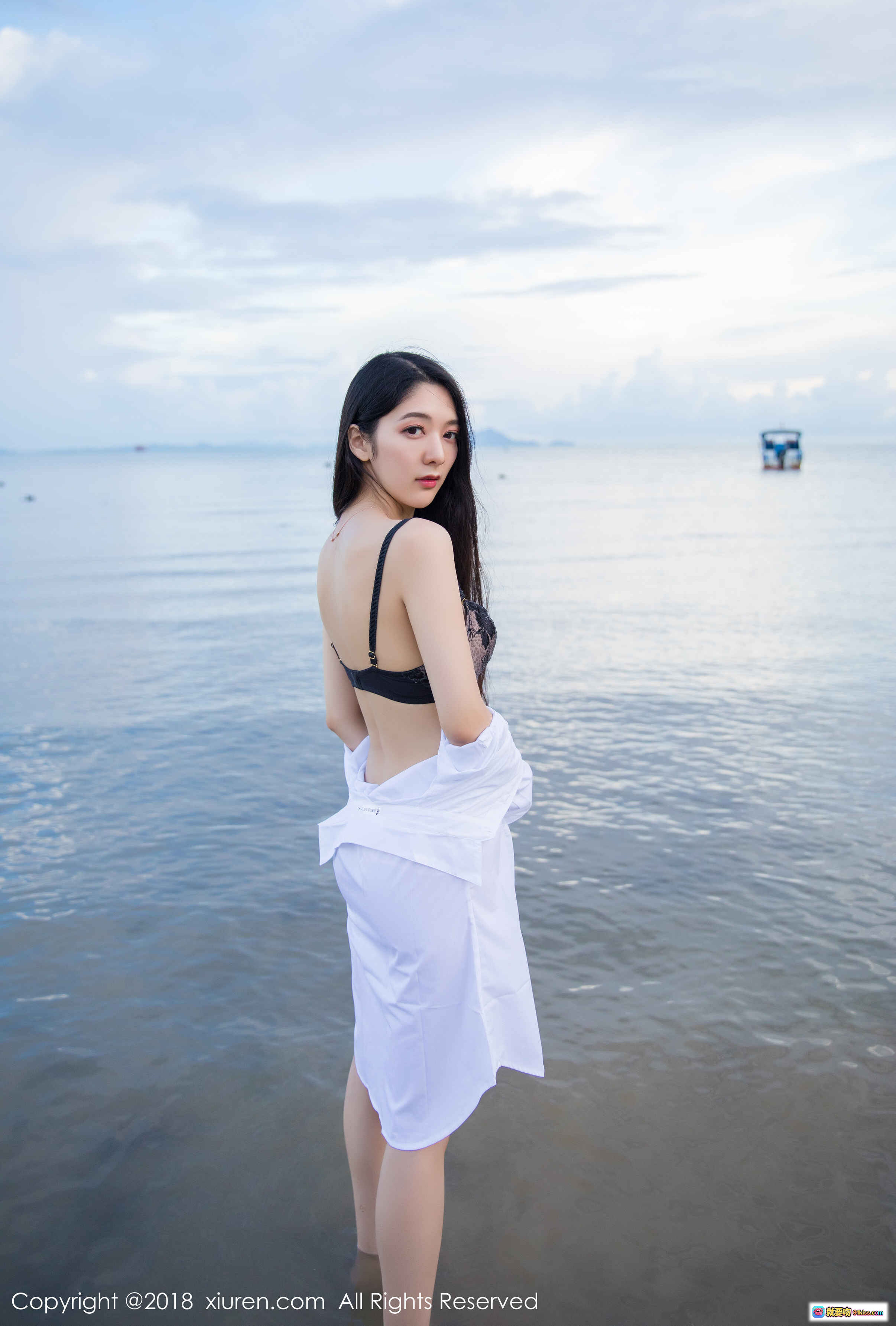 图片[5] - 小热巴泳池边白衬衫写真 | 秀人网2018高清美图 | 黑发侧颜性感背影 | 夏日度假风私房照 - 就要吻