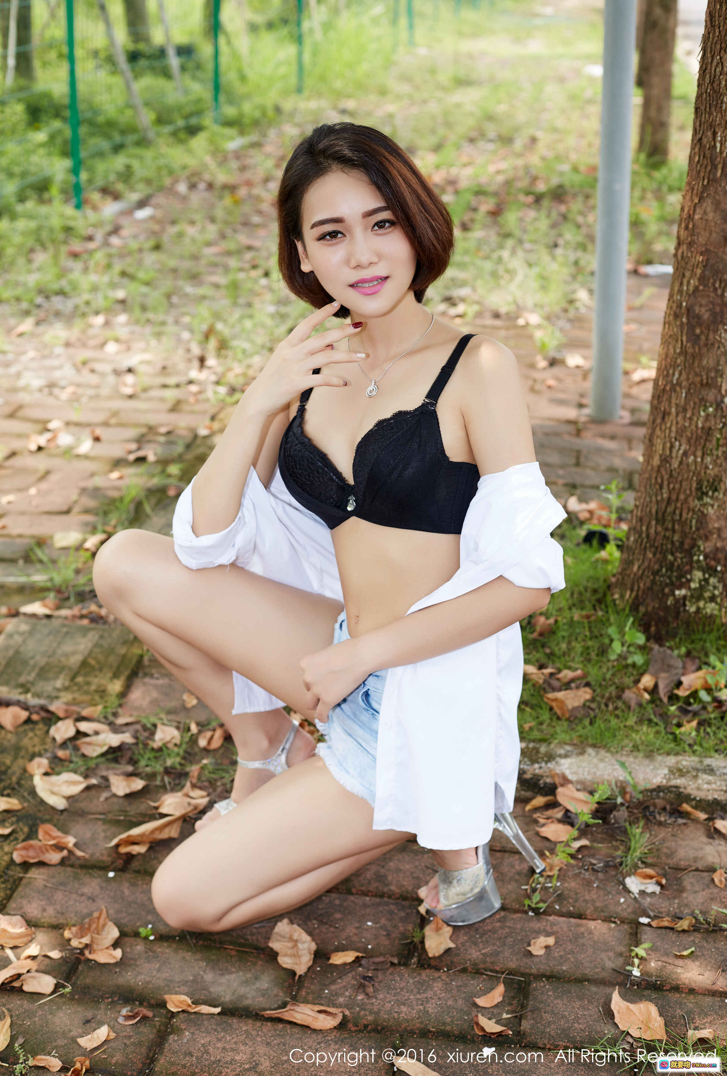 图片[7] - 娜娜baby户外写真 | 黑色蕾丝内衣+牛仔短裤+白色衬衫 | 自然林间小径美拍 | 秀人网2016经典图集 - 就要吻