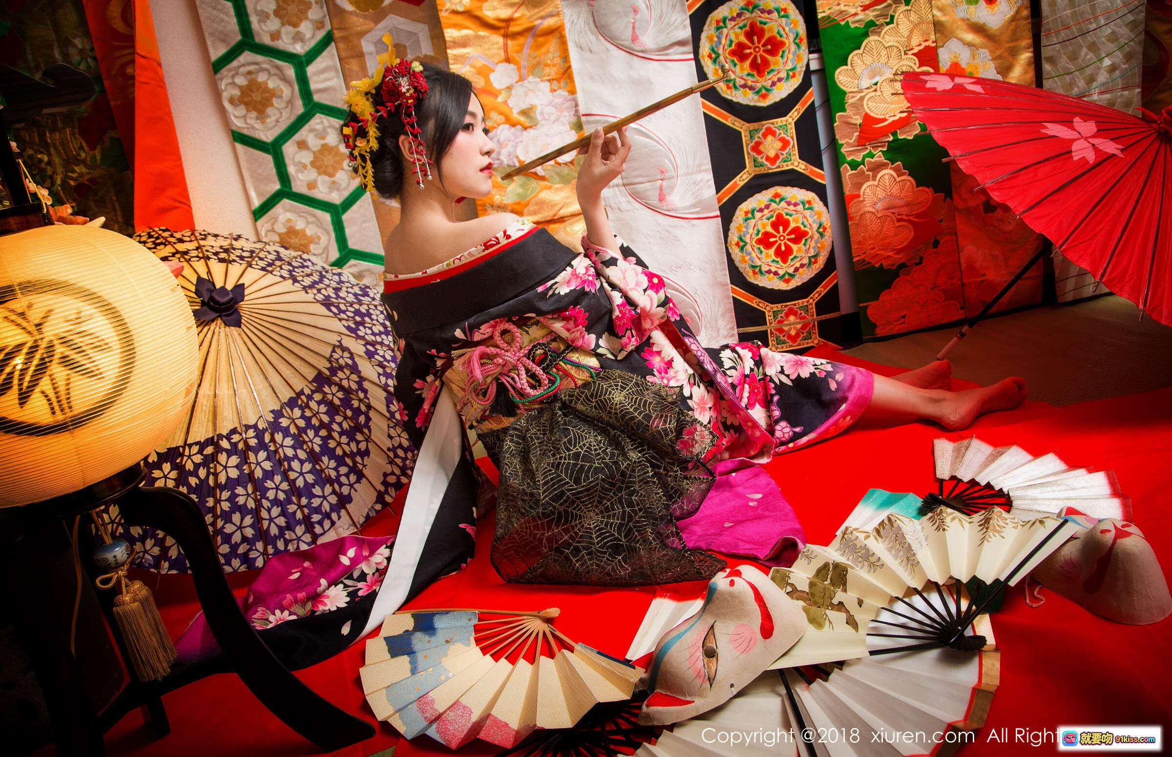 图片[1] - 许诺Sabrina和风写真｜华丽振袖和服+传统日式伞扇+红毯古韵场景｜XIUREN秀人网2018经典摄影 - 就要吻