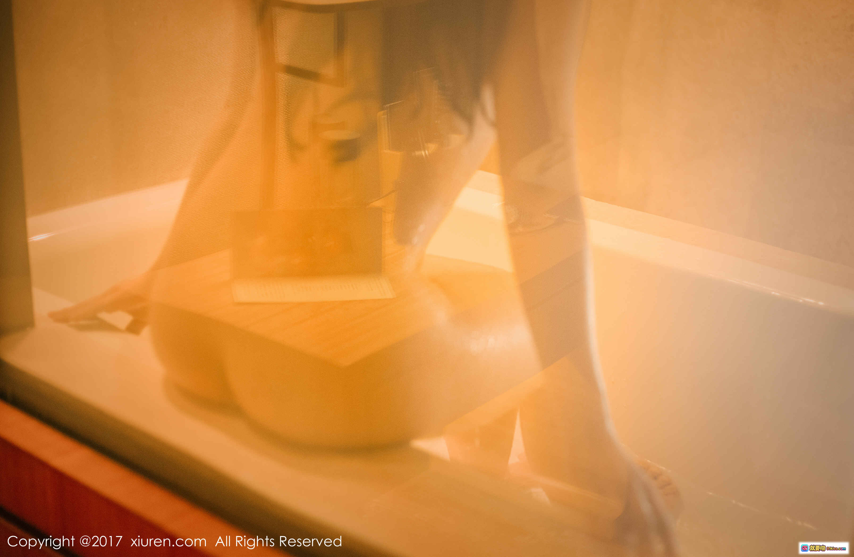 图片[8] - XIUREN秀人网2017.09.28 No.823 吃白菜的vi菜菜 48+1P192M 优雅背影 美女写真 暖光氛围 私房摄影 高清图集 - 就要吻