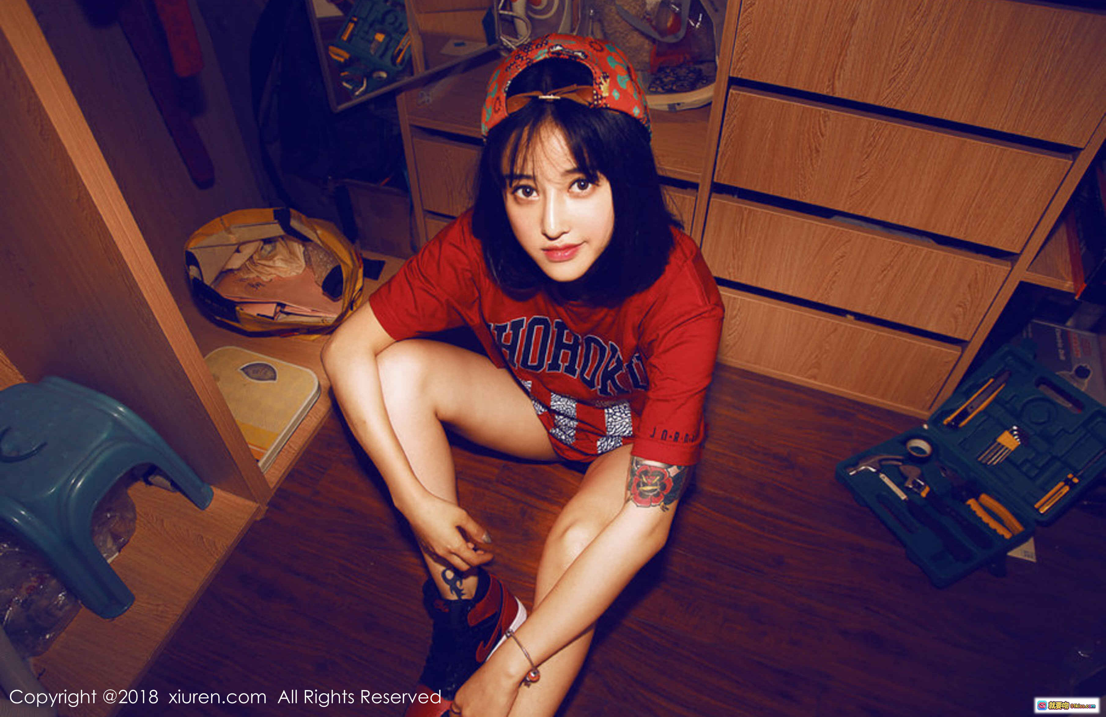 图片[6] - 丹妮Danny裸背持红滑板写真 | XIUREN秀人网2018.04.26 No.994 | 纹身美臀性感私房摄影 - 就要吻