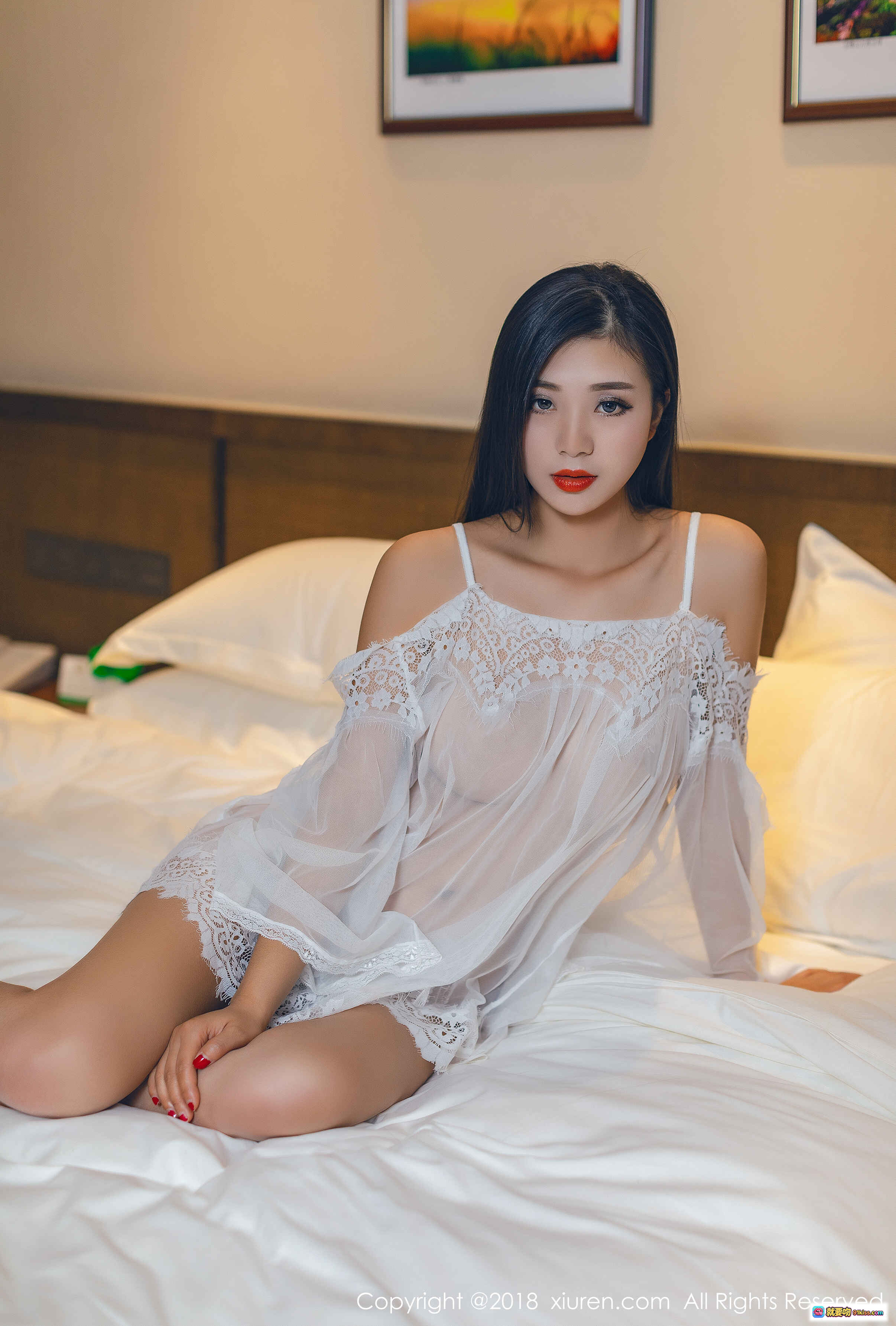 图片[1] - 宋KiKi白色蕾丝睡衣私房写真 – 秀人网2018高清性感美腿床照 - 就要吻