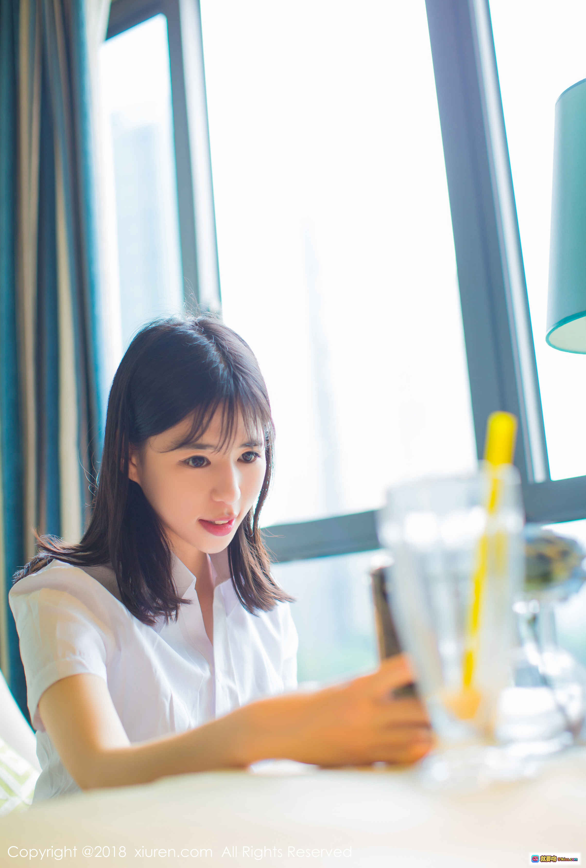 图片[4] - 艾栗栗栗栗栗栗吖 – 白衬衫黑短裙性感写真 | XIUREN秀人网2018.05.14 No.1014 | 室内浴缸旁优雅姿态 - 就要吻