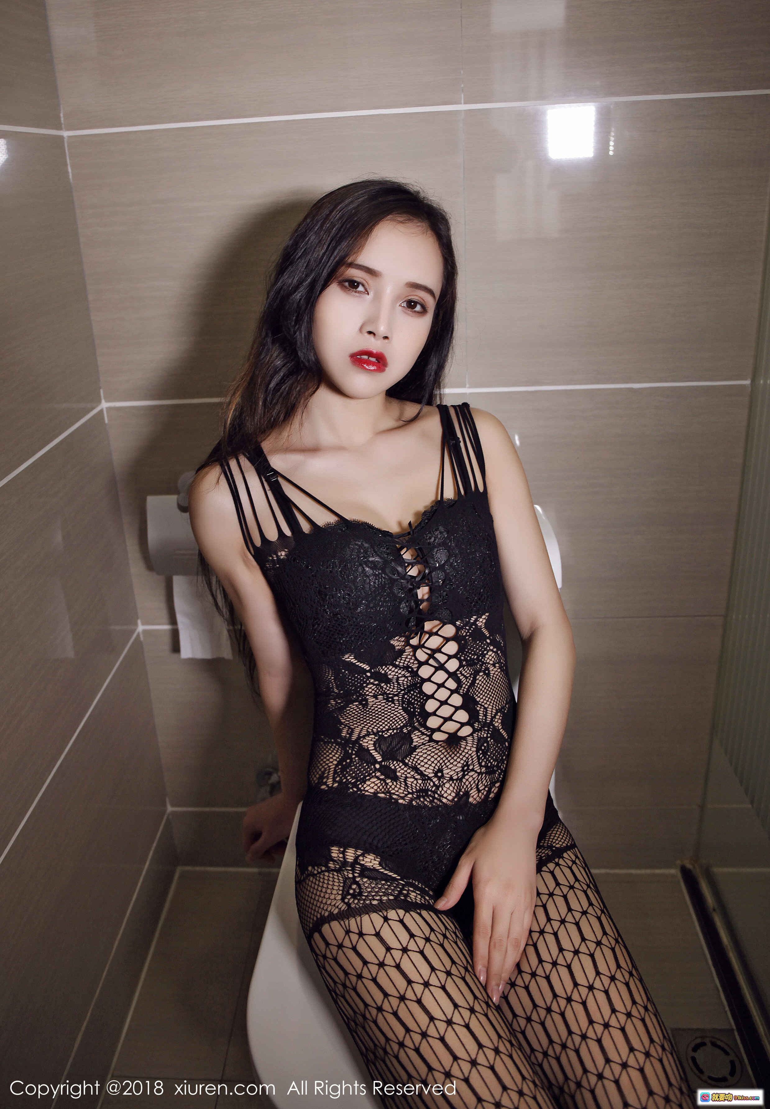 图片[4] - 小羽护士装写真 | 白色制服+红十字帽 | 黑色蕾丝内衣 | 秀人网2018高清图集 - 就要吻