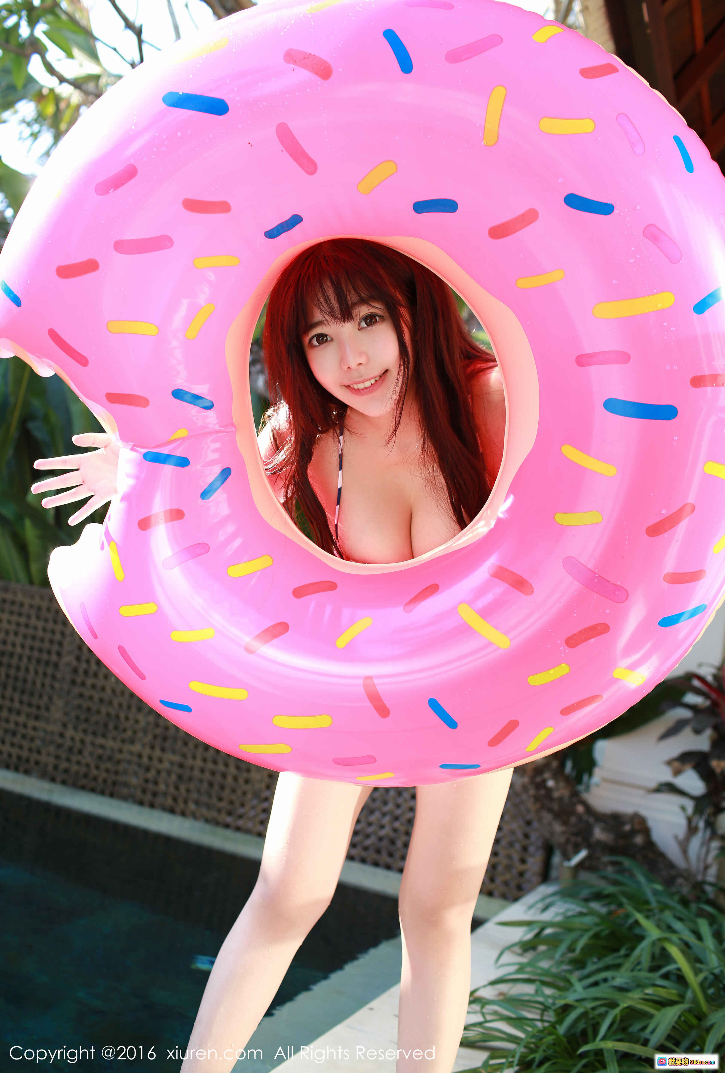 图片[2] - 刘飞儿Faye性感泳装写真 – 深蓝白边比基尼诱惑姿势 – XIUREN秀人网2016.04.21 No.514高清图集 - 就要吻