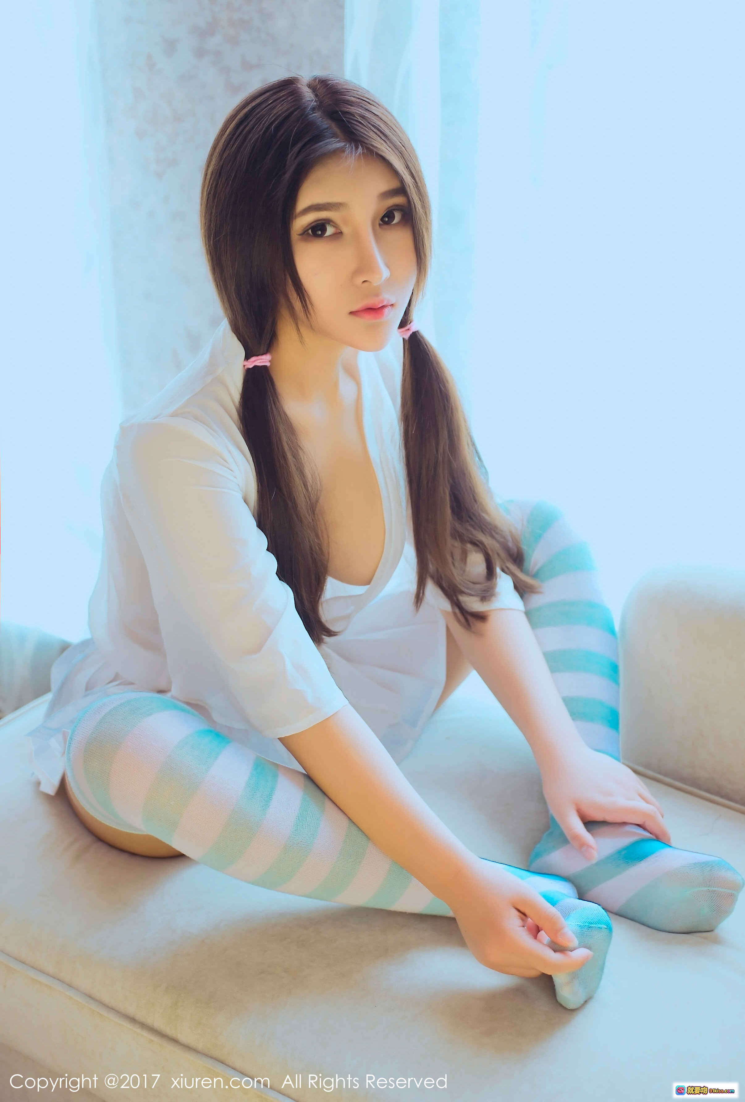 图片[6] - 小熊呀白色系性感写真 | 透视衬衫+百褶短裙+条纹过膝袜 | 秀人网2017精选私房照 - 就要吻