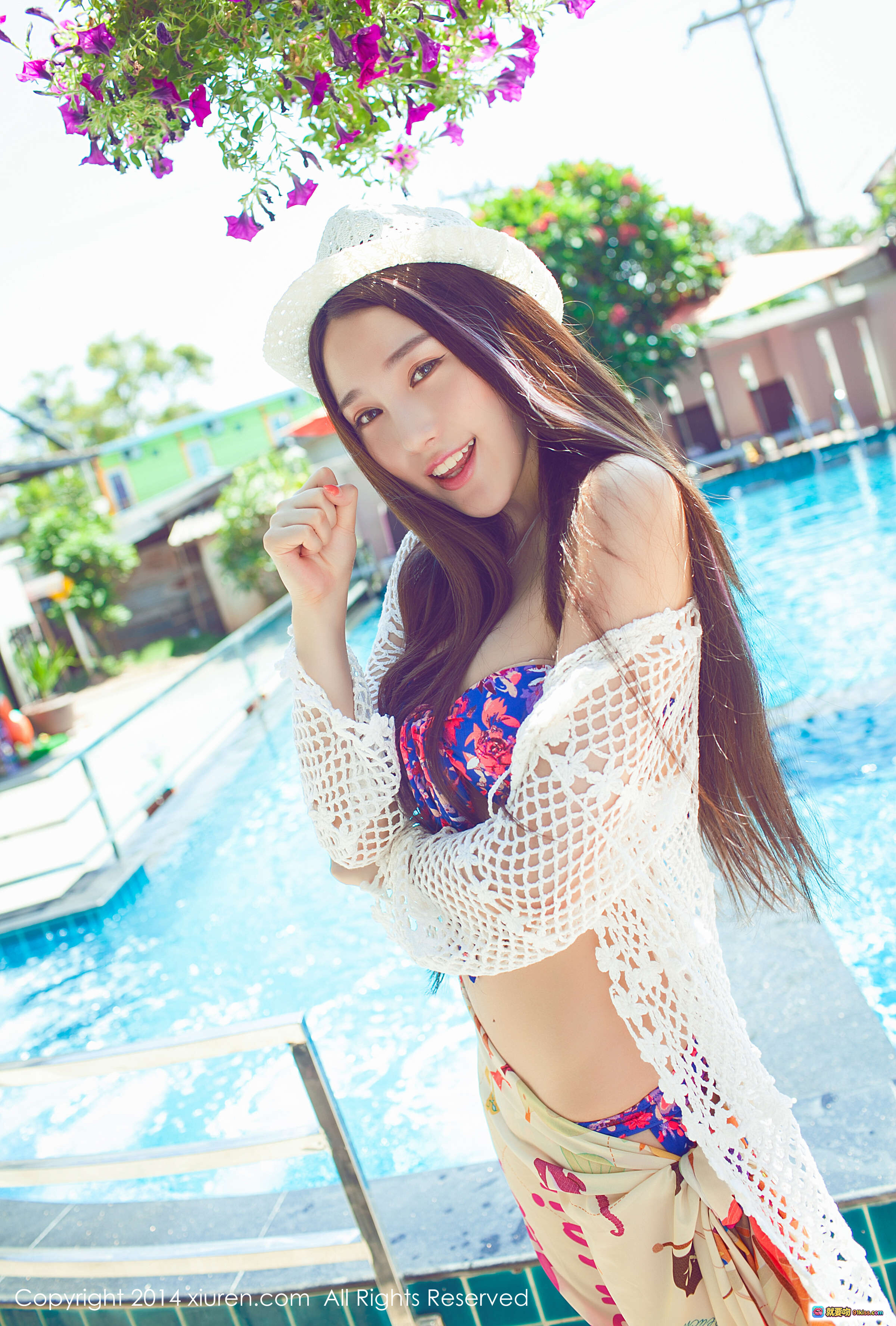 图片[8] - 刘奕宁Lynn泳池写真｜白色镂空罩衫+花卉比基尼｜夏日度假风｜秀人网2014精选图集 - 就要吻