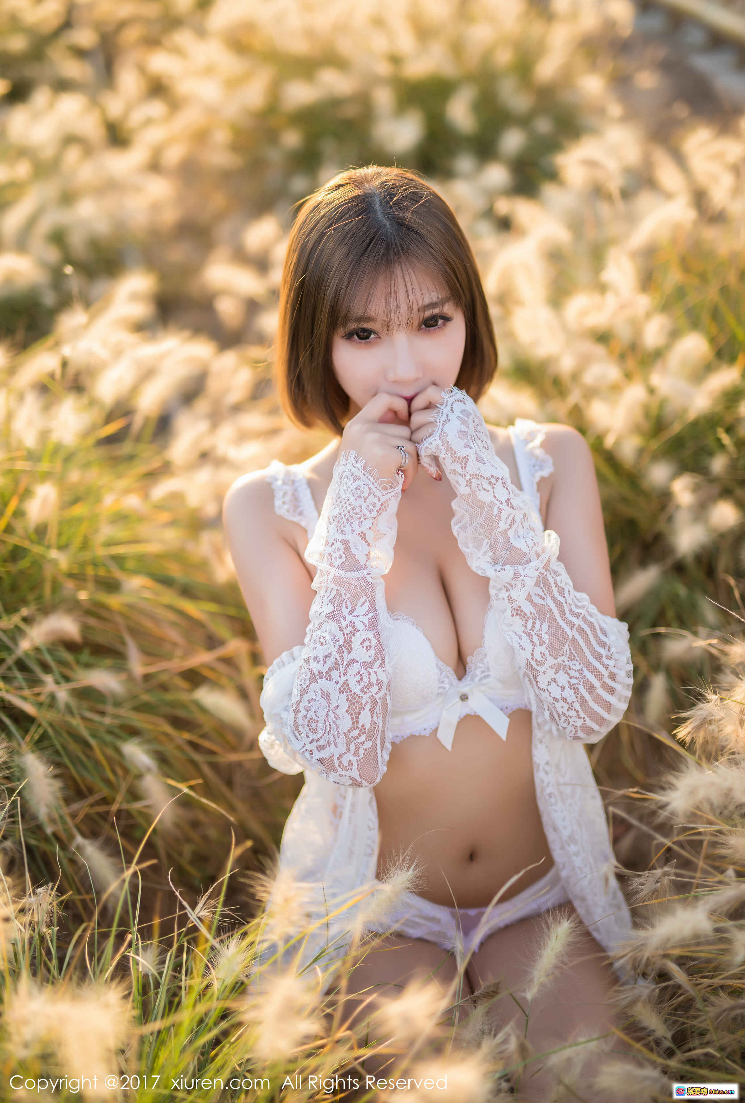 图片[10] - 杨晨晨sugar金秋草甸写真 | 白裙露背少女风 | 暖光逆光人像摄影 | XIUREN秀人网2017精选 - 就要吻