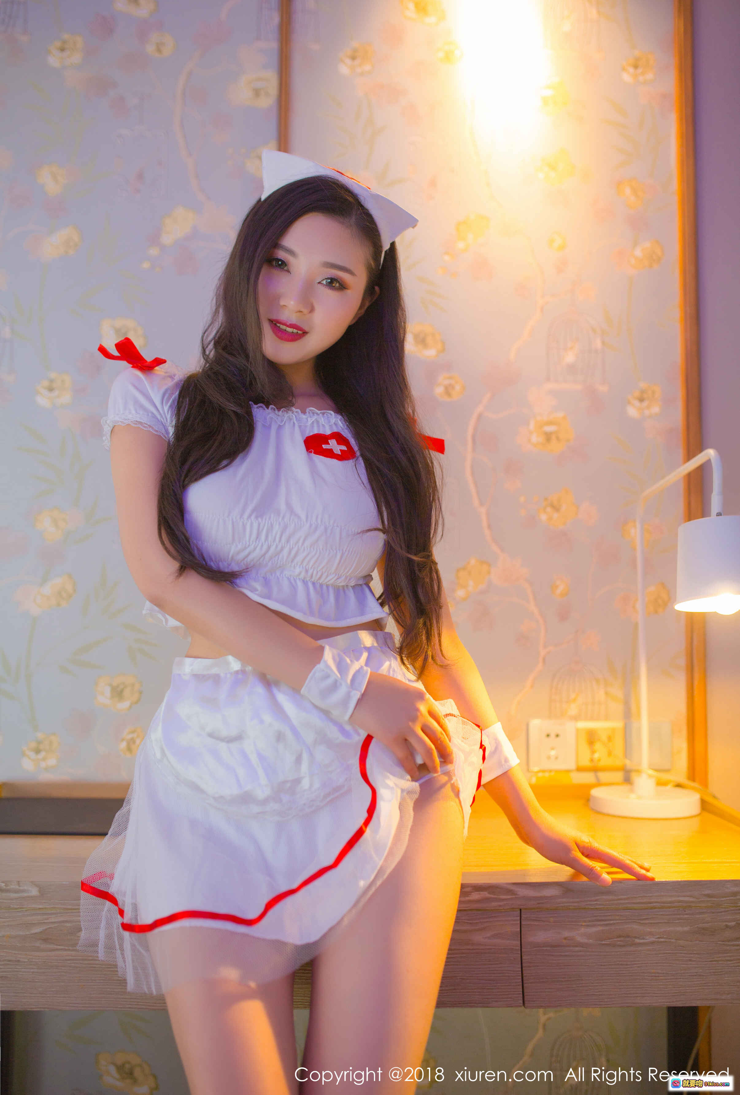 图片[4] - 宋KiKi兔女郎写真 | 白色蕾丝内衣+毛绒裙摆 | 温柔床照氛围感 | XIUREN秀人网2018精选美图 - 就要吻