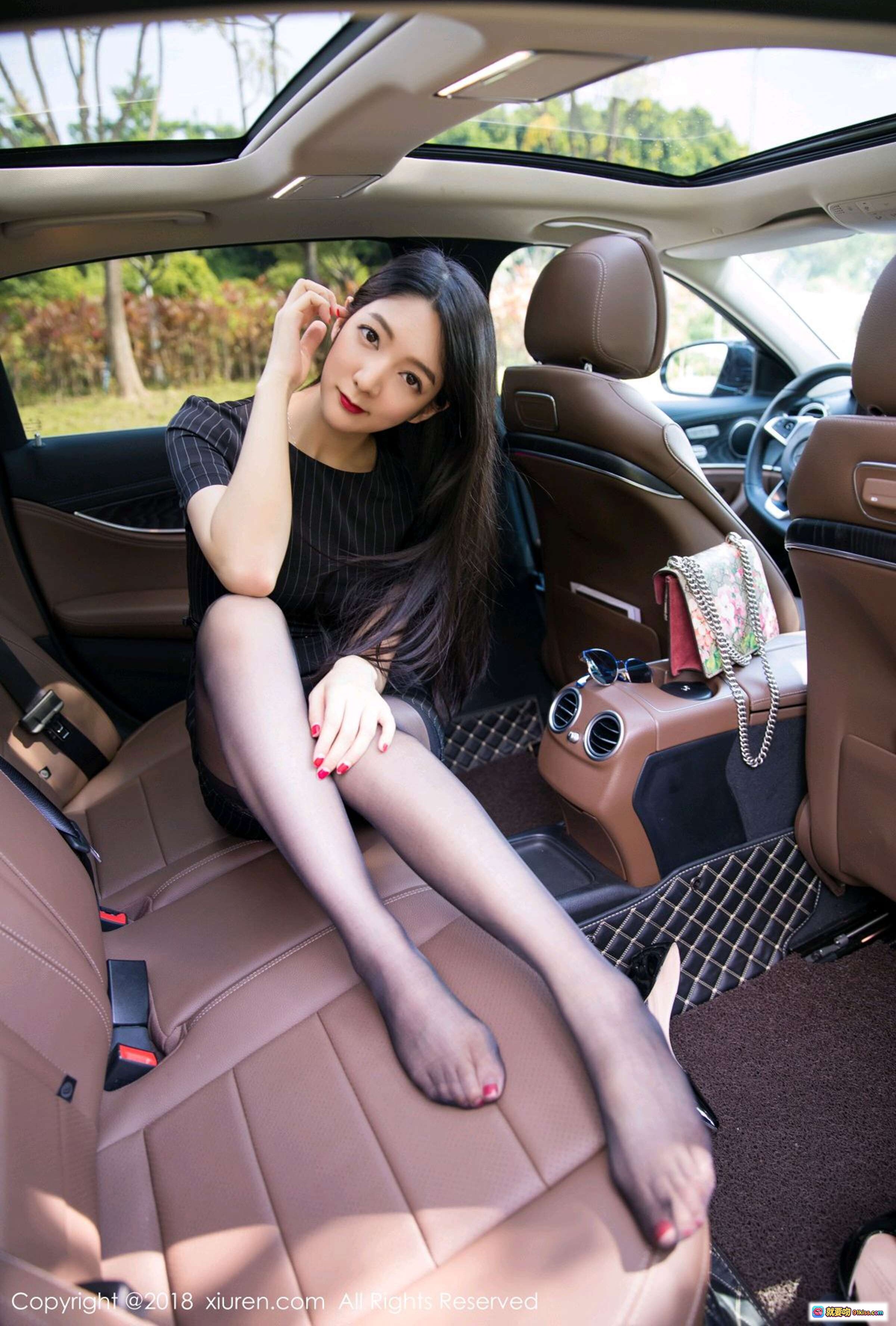 图片[8] - XIUREN秀人网Angela黑丝美腿高跟鞋车内写真 2018.12.11 No.1262 猫系女神优雅性感 - 就要吻