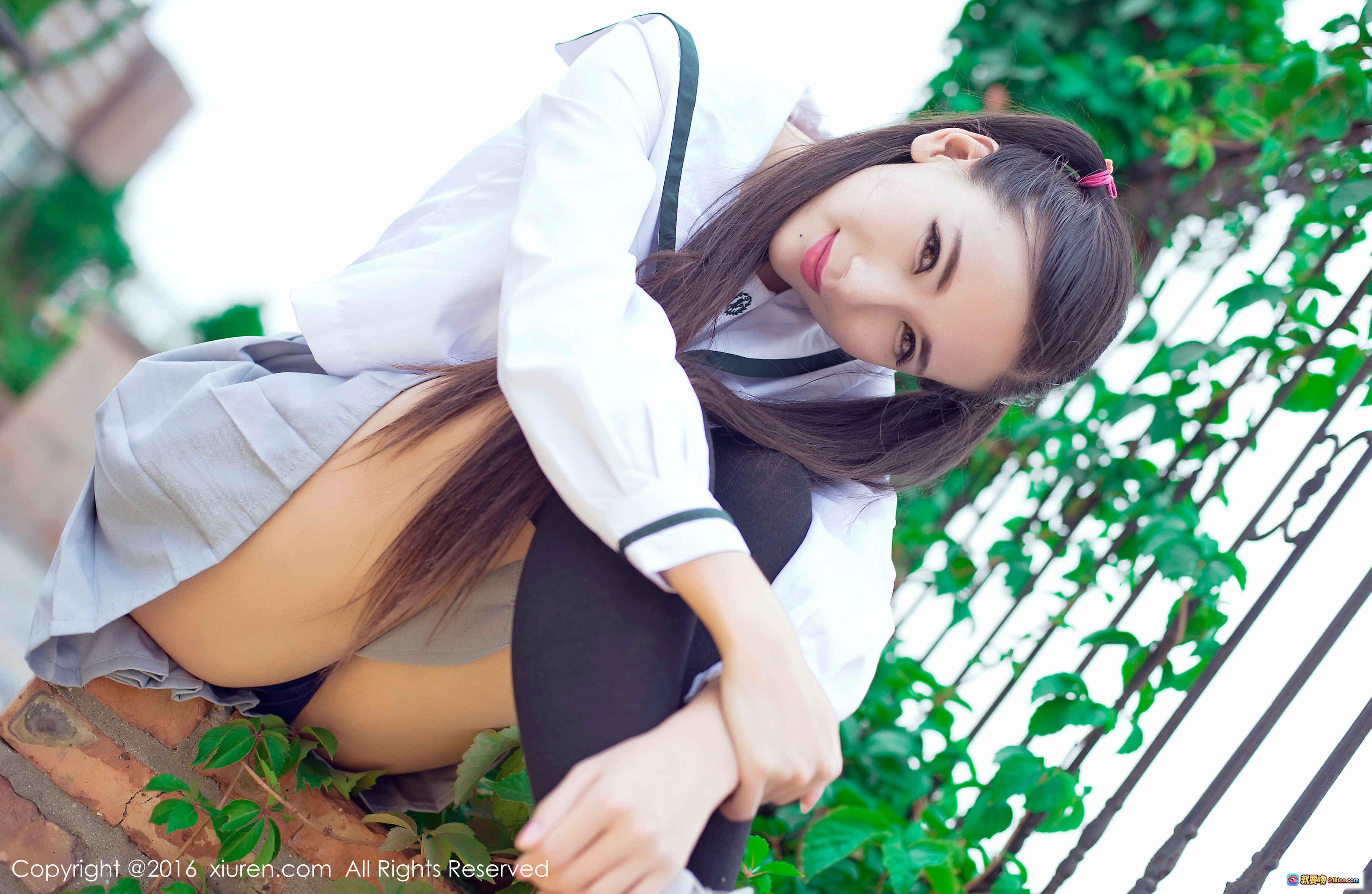 图片[2] - 赵颖白衬衫黑丝美腿写真 – 秀人网2016经典私房照 – 长发马尾校园风性感少女 - 就要吻