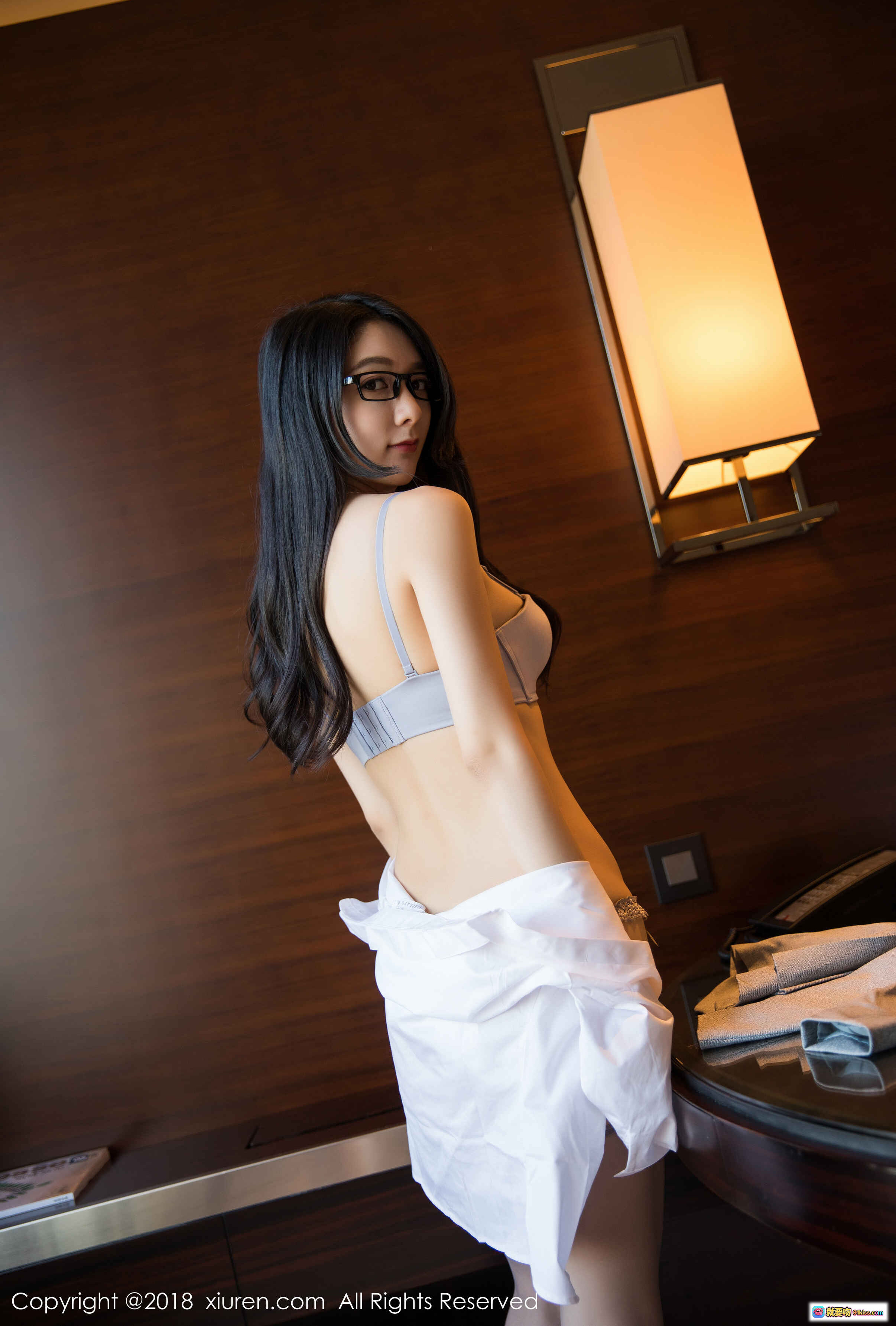 图片[6] - Angela小热巴白衬衫灰内衣黑丝美腿眼镜女神写真 – XIUREN秀人网2018.09.26 No.1172 - 就要吻