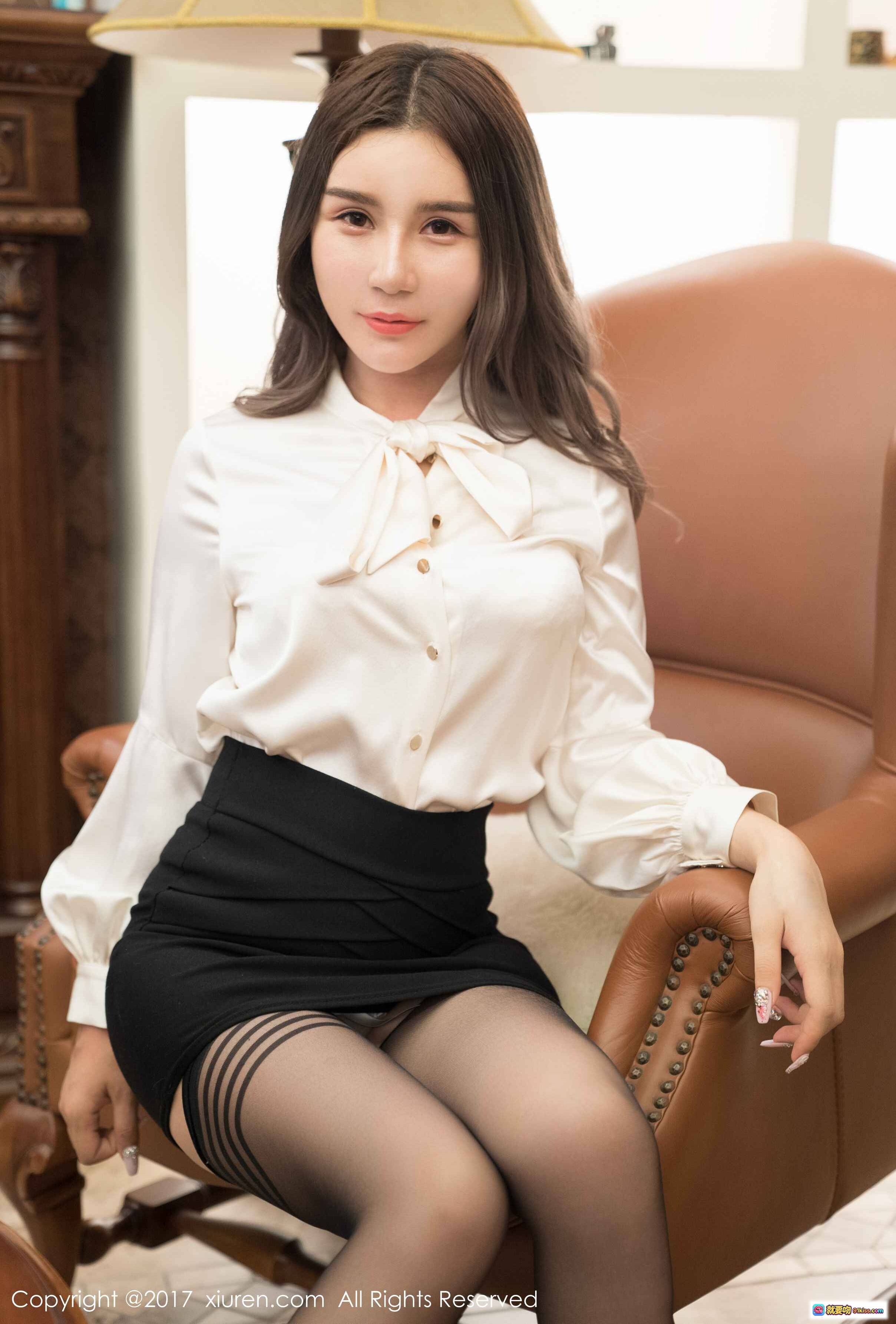 图片[5] - 陈秋雨白衬衫黑短裙丝袜美腿写真 – XIUREN秀人网2017年7月18日No.784高清图集 - 就要吻
