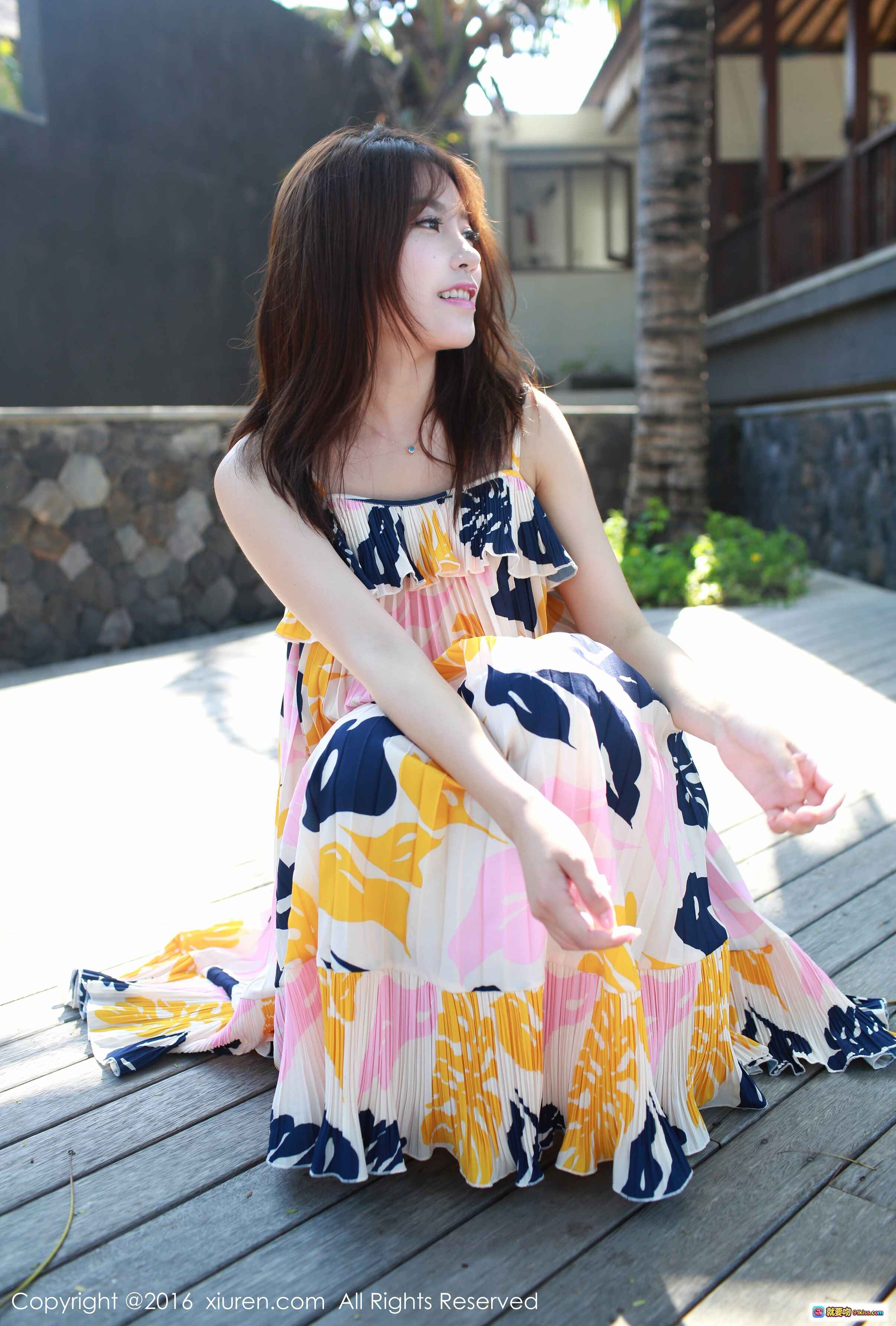 图片[4] - 许诺Sabrina黄色镂空套装户外写真 | XIUREN秀人网2016.06.15 NO.542清新自然美腿特写 - 就要吻
