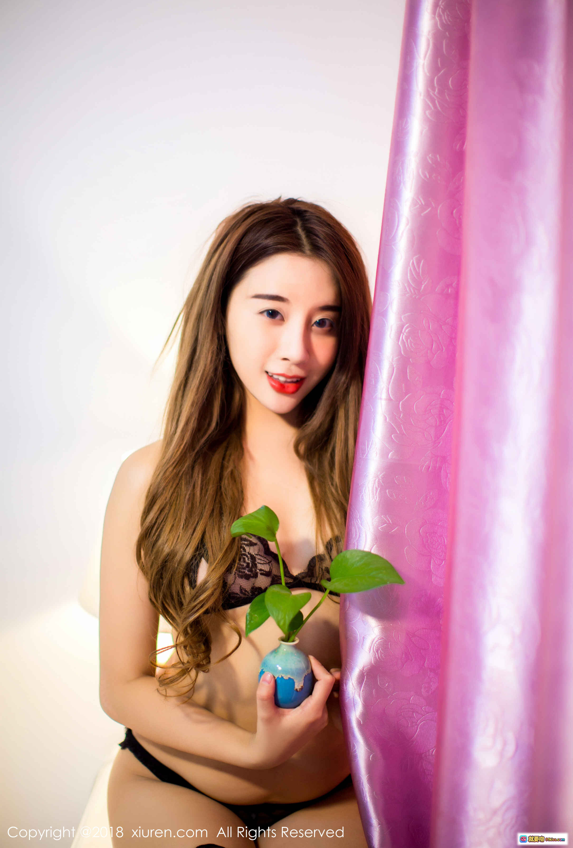 图片[2] - 筱慧性感写真 | 印花连体衣+长袜美腿 | 室内花卉沙发私房照 | XIUREN秀人网2018精选 - 就要吻