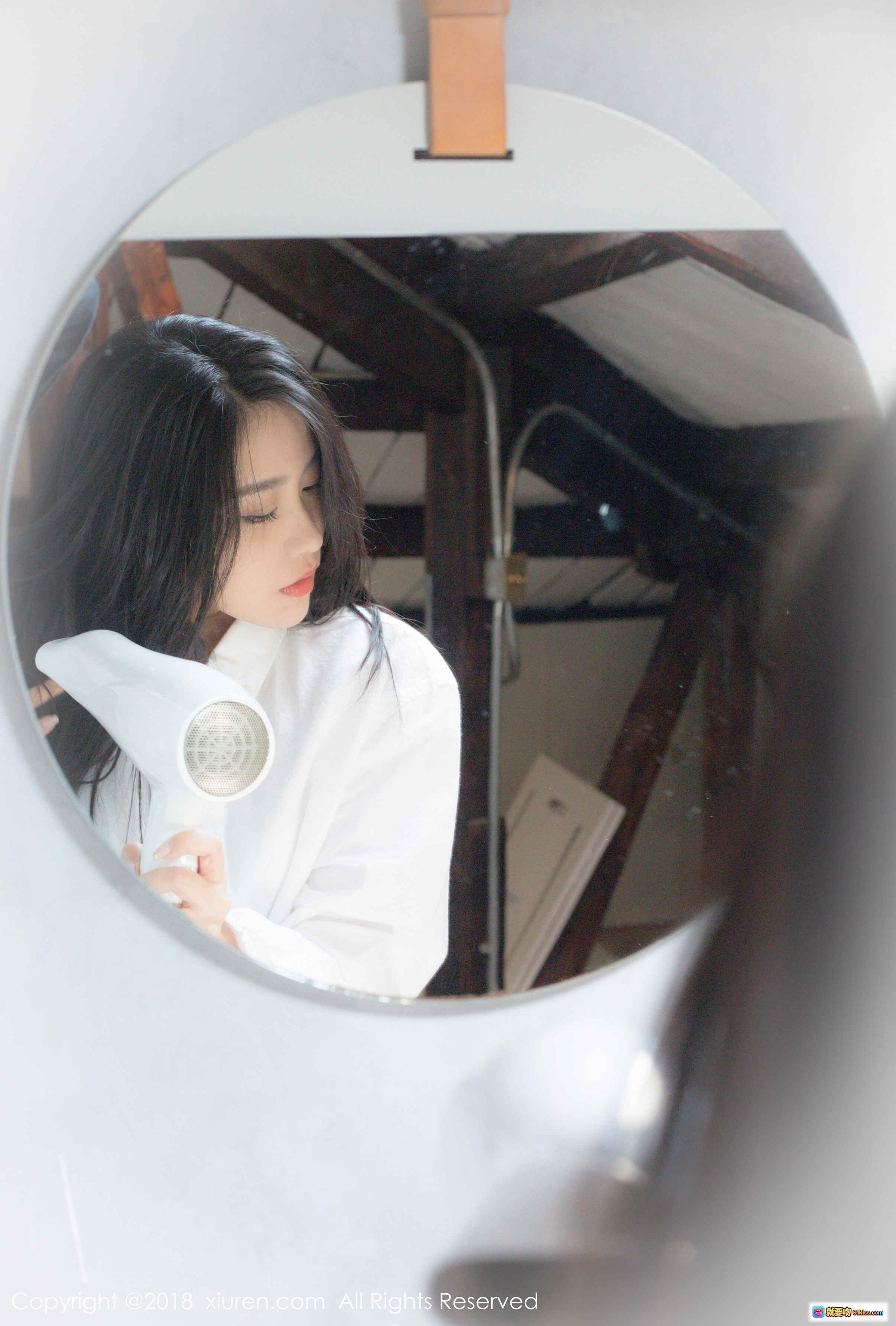 图片[8] - 许诺Sabrina温柔写真｜白色蕾丝睡衣居家风｜秀人网2018经典私房照｜长发少女床榻慵懒美态 - 就要吻