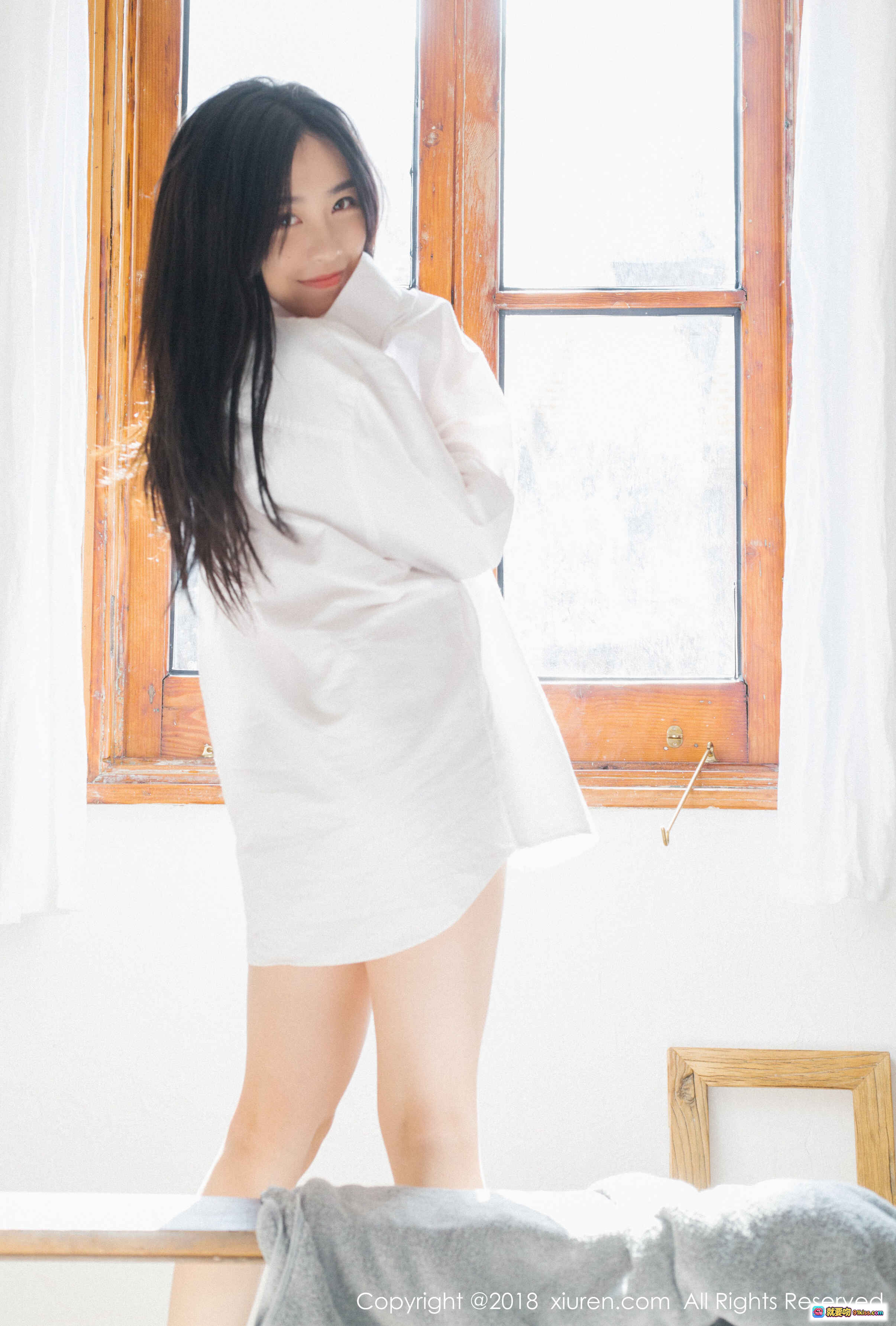 图片[9] - 许诺Sabrina温柔写真｜白色蕾丝睡衣居家风｜秀人网2018经典私房照｜长发少女床榻慵懒美态 - 就要吻