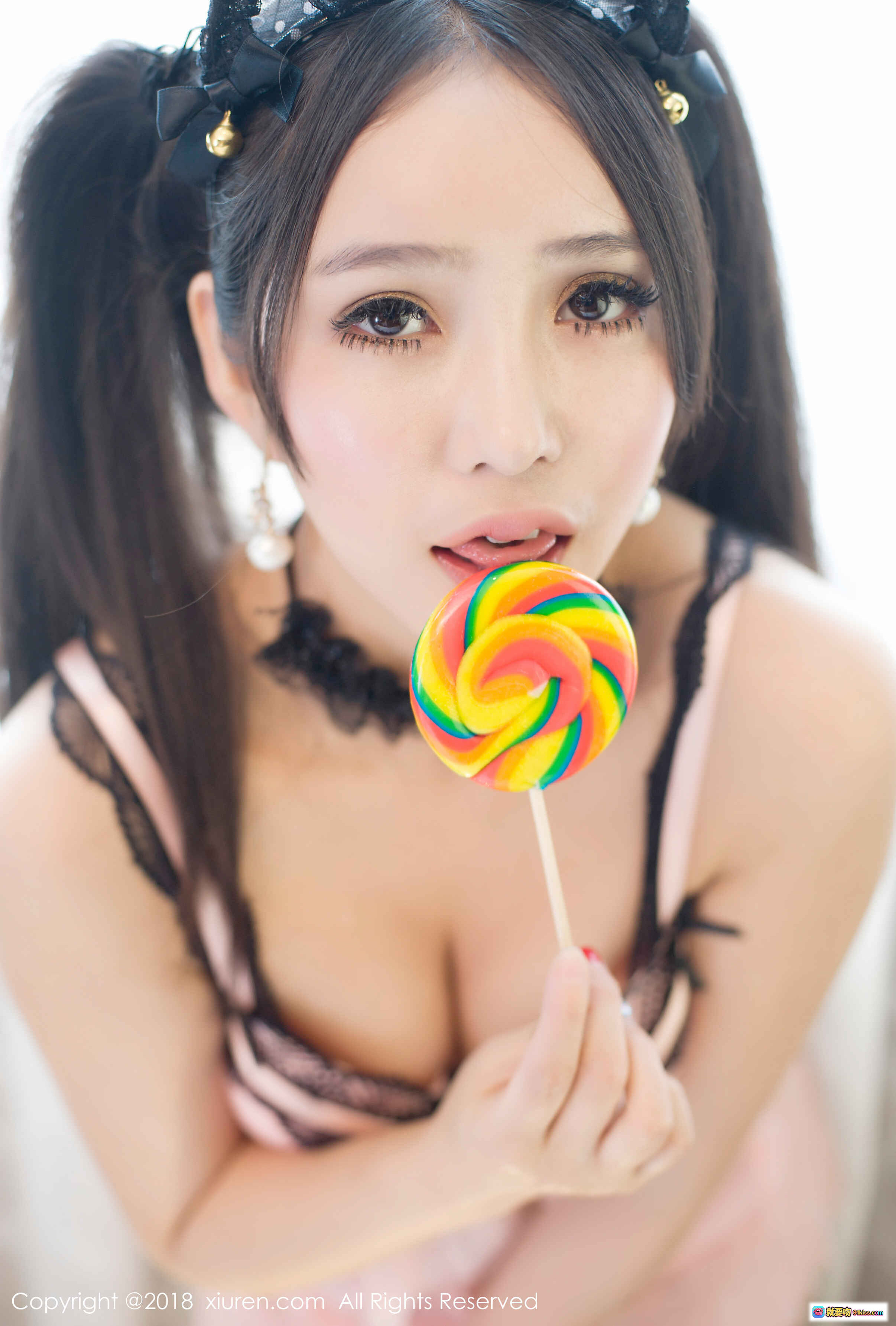 图片[8] - 艾弥黑蕾丝内衣写真_秀人网2018性感私房美腿玉足高清图集 - 就要吻