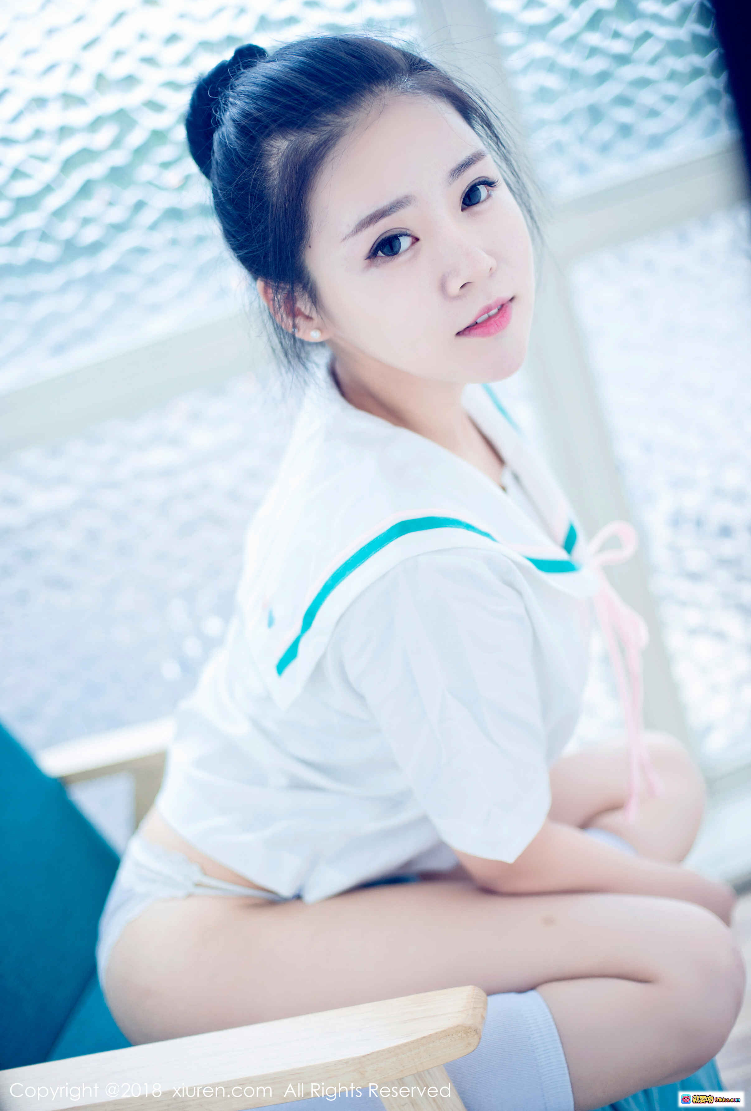 图片[9] - XIUREN秀人网2018.02.09 No.932 红气球 美女深V蓝色连体衣 室内写真 优雅坐姿 高清摄影 49P113MB - 就要吻