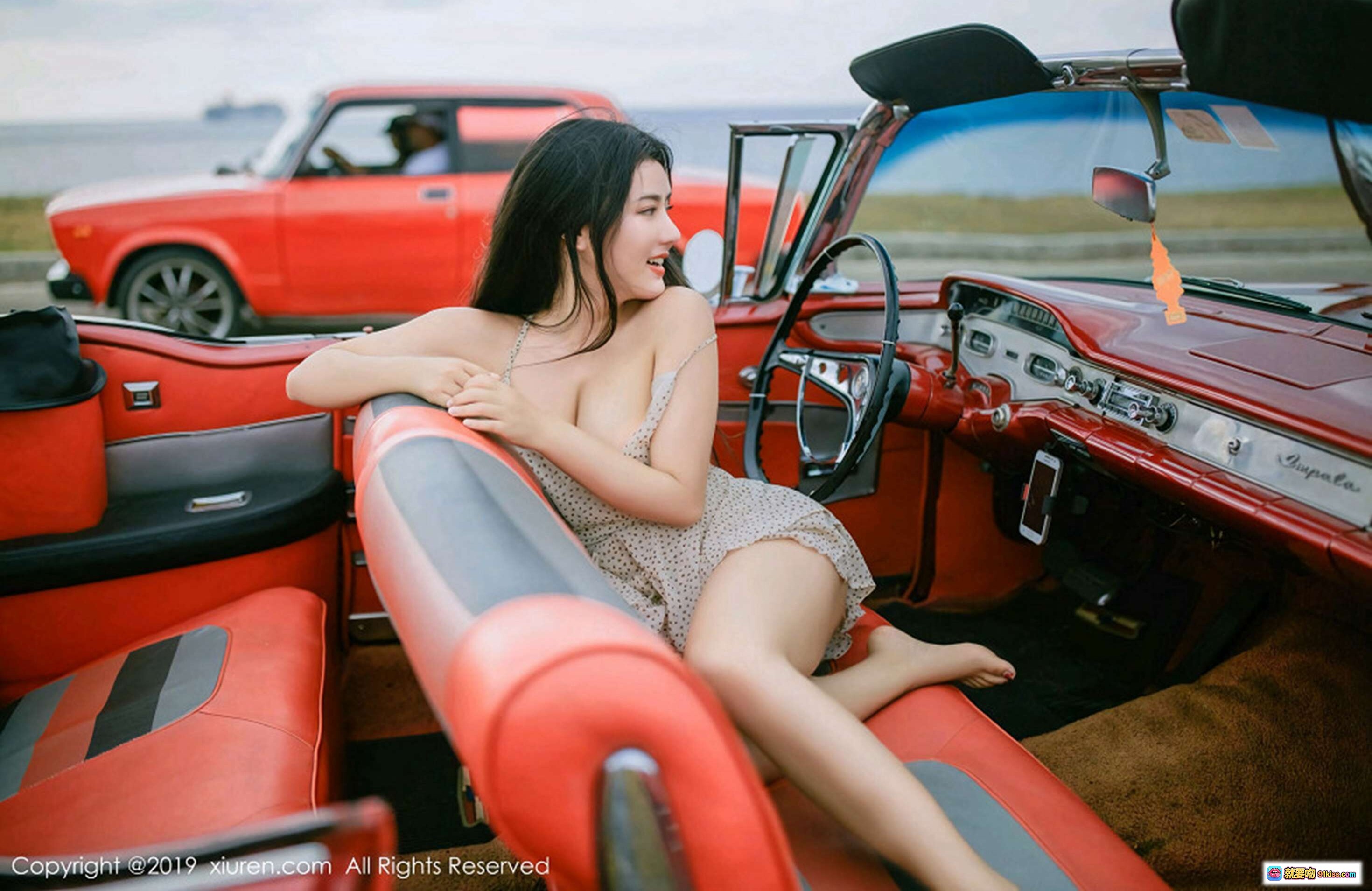 图片[7] - Manuela玛鲁娜海边红色复古敞篷车写真 | 优雅长发少女休闲度假风 | XIUREN秀人网2019精选高清图集 - 就要吻