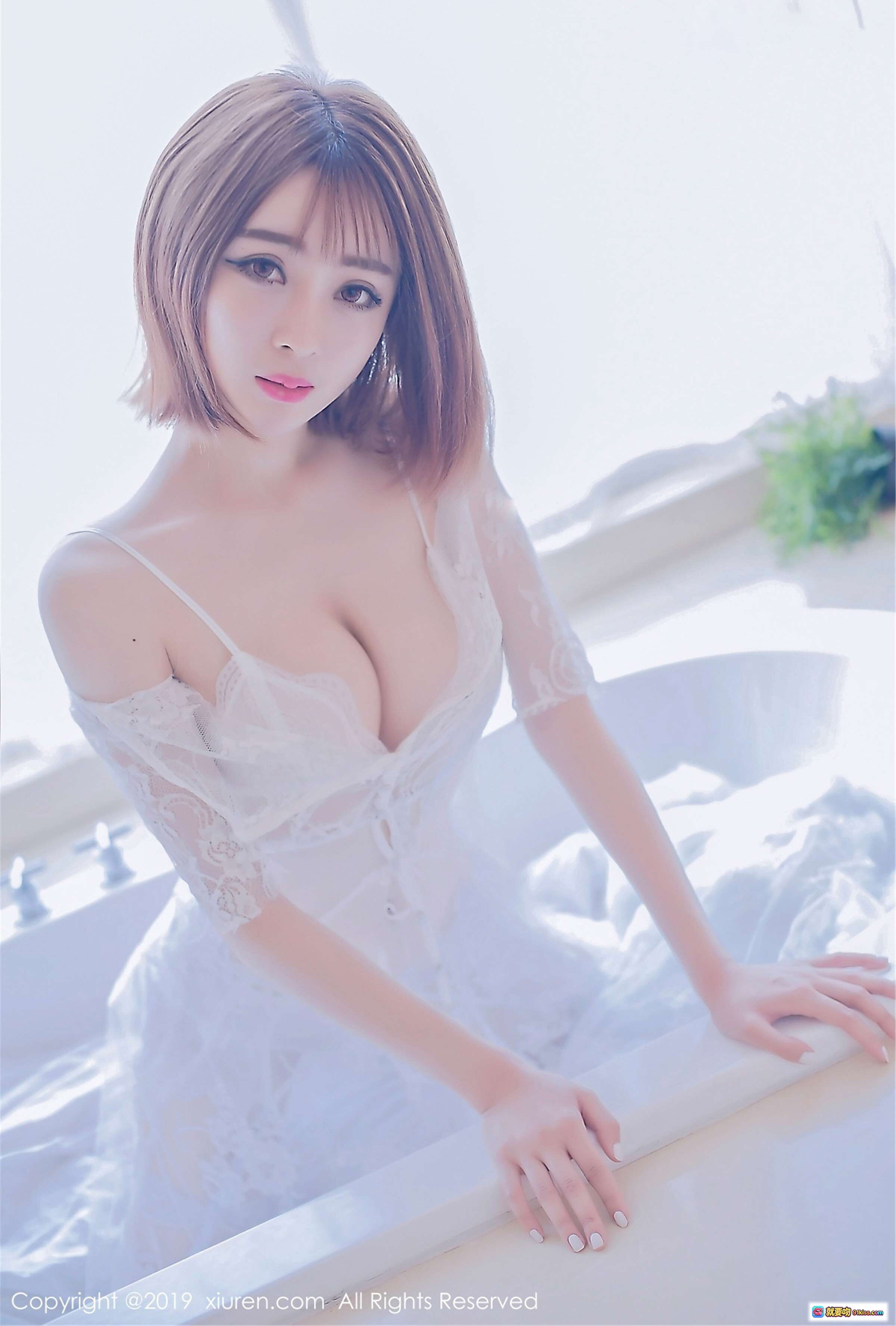 图片[10] - 凌萍儿白色蕾丝内衣渔网袜写真 – 秀人网2019.04.19 No.1406高清私房美图 - 就要吻