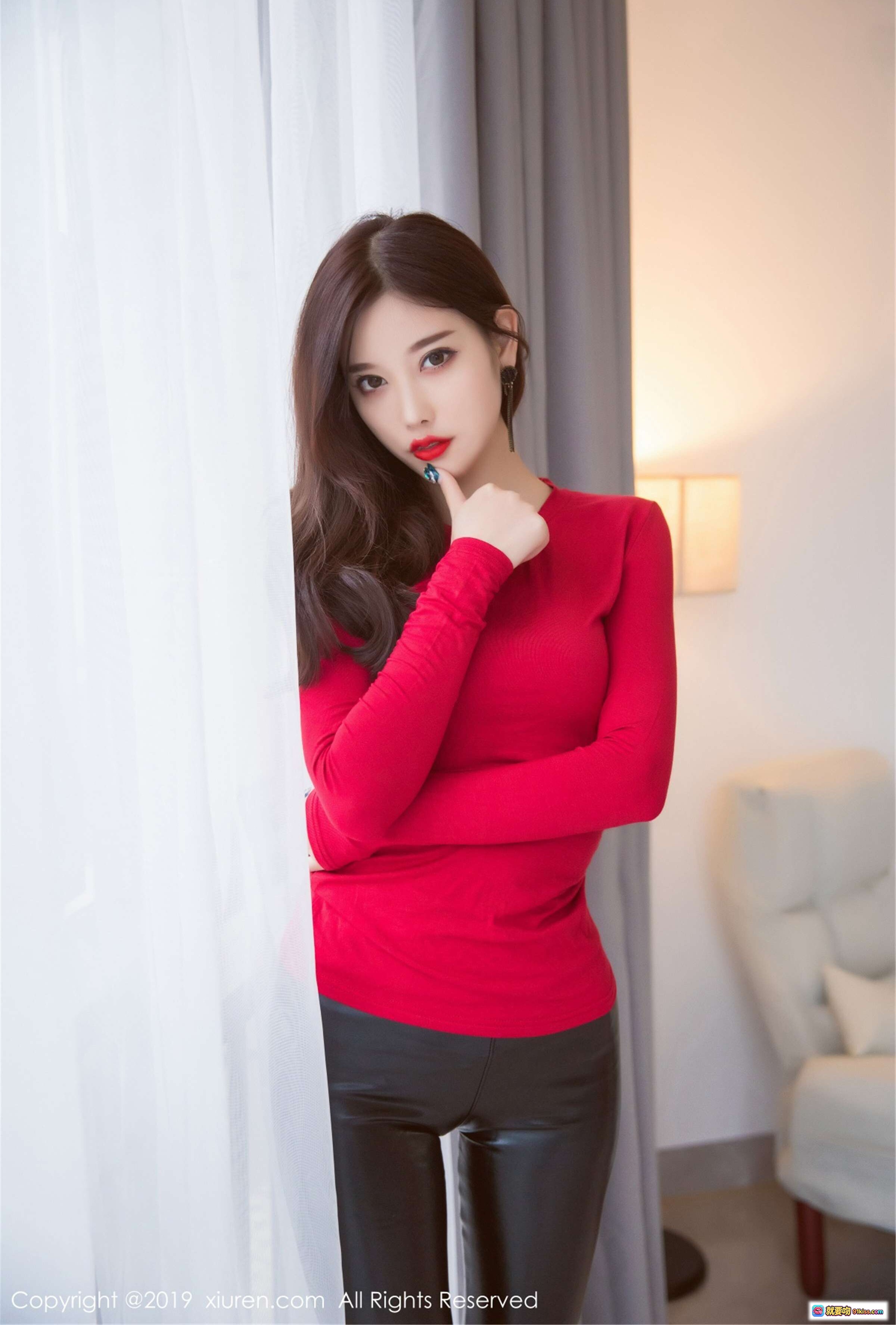 图片[4] - 杨晨晨sugar性感写真 | 紫色内衣+黑色皮裤 | 窗边私房美拍 | XIUREN秀人网2019.04.23 No.1411 - 就要吻