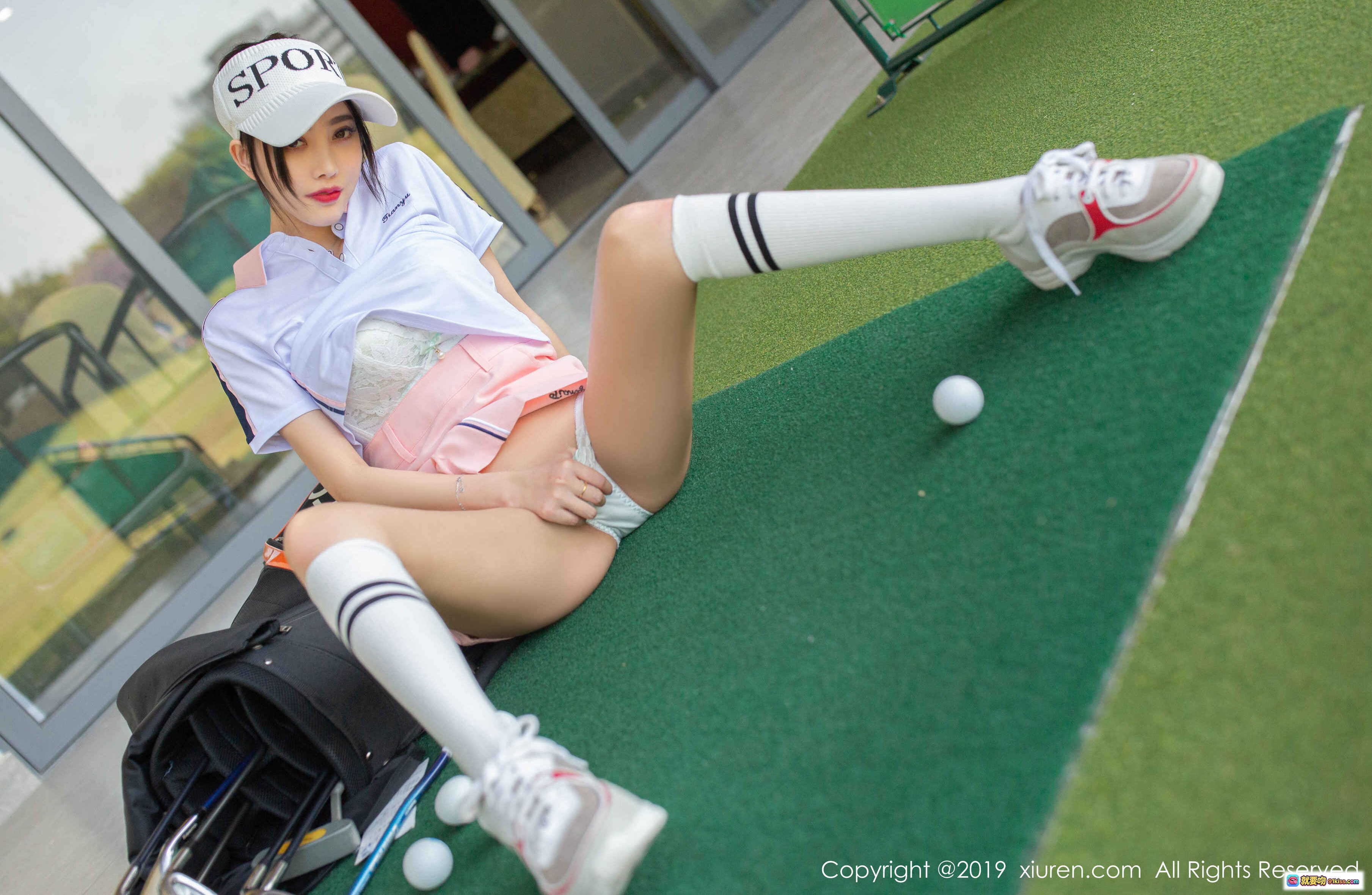 图片[7] - 杨晨晨sugar高尔夫写真 | 白色运动帽+粉色短裙+长筒袜 | 秀人网2019.12.23 No.1874 | 高清70P性感美拍 - 就要吻