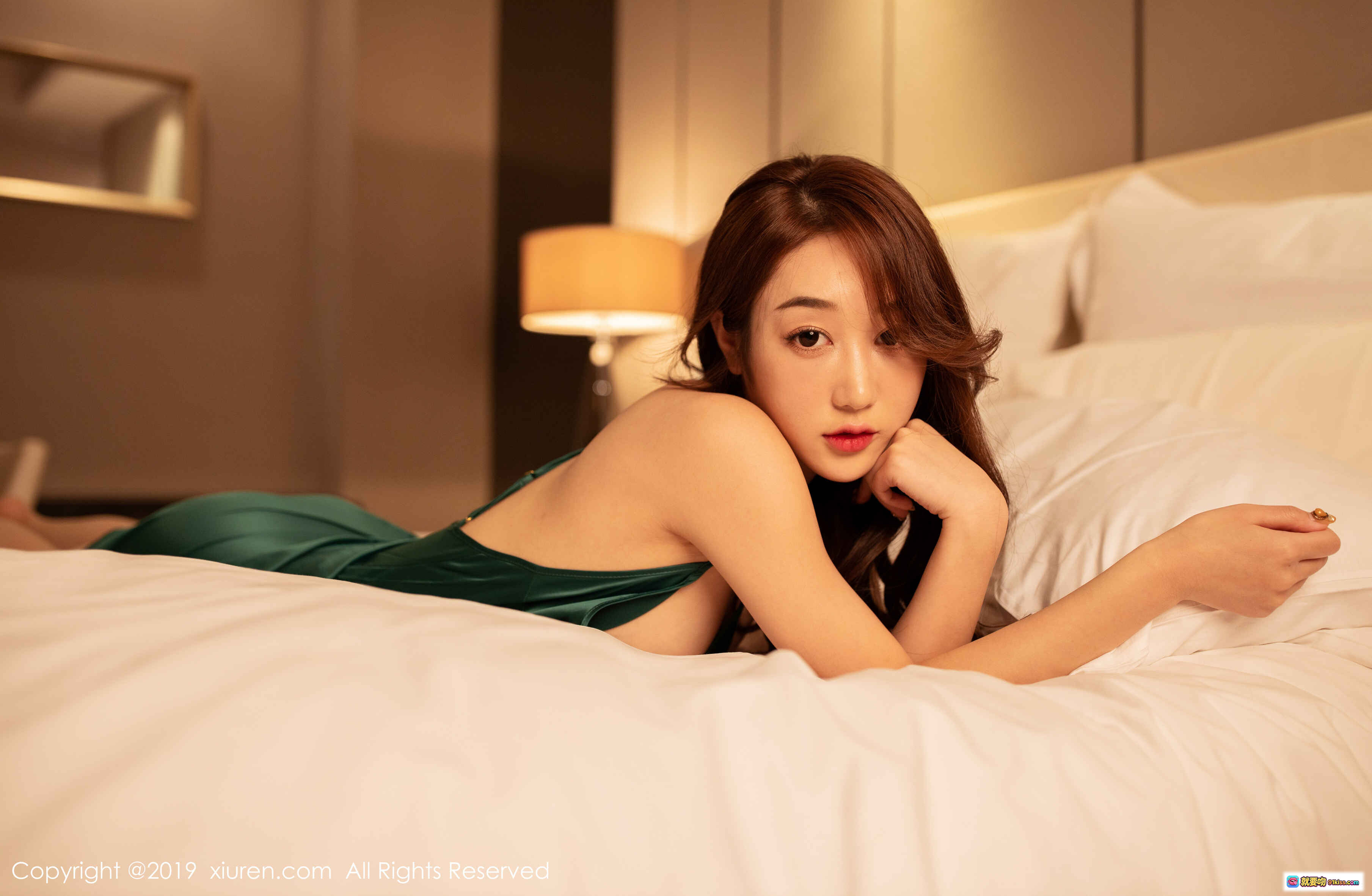 图片[6] - 小九月绿色丝质吊带睡衣性感写真_床上红高跟美腿诱惑_XIUREN秀人网2019精选图集 - 就要吻