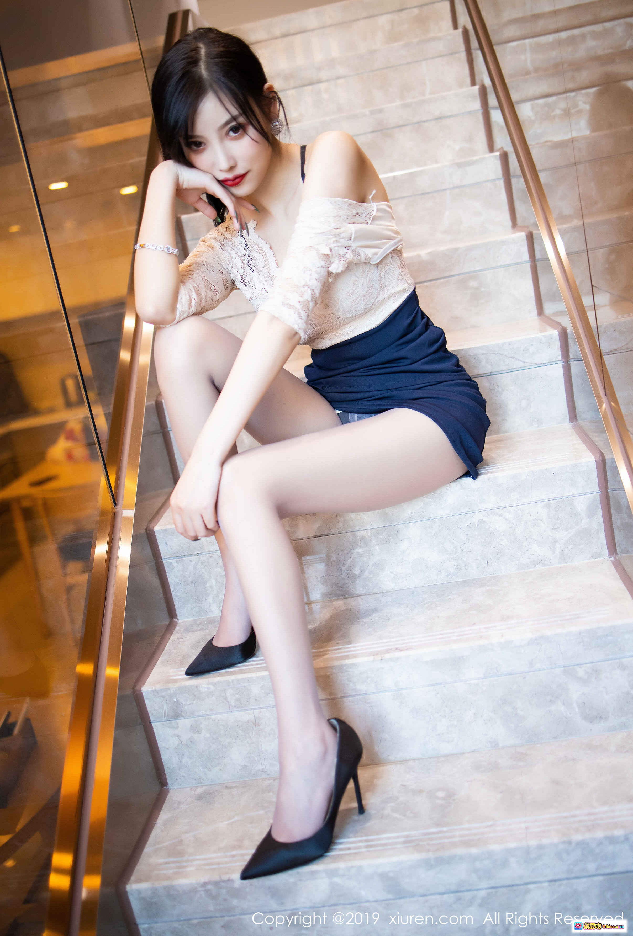 图片[4] - 杨晨晨sugar楼梯美腿高跟黑丝性感写真 – XIUREN秀人网2019.10.10 No.1717 - 就要吻