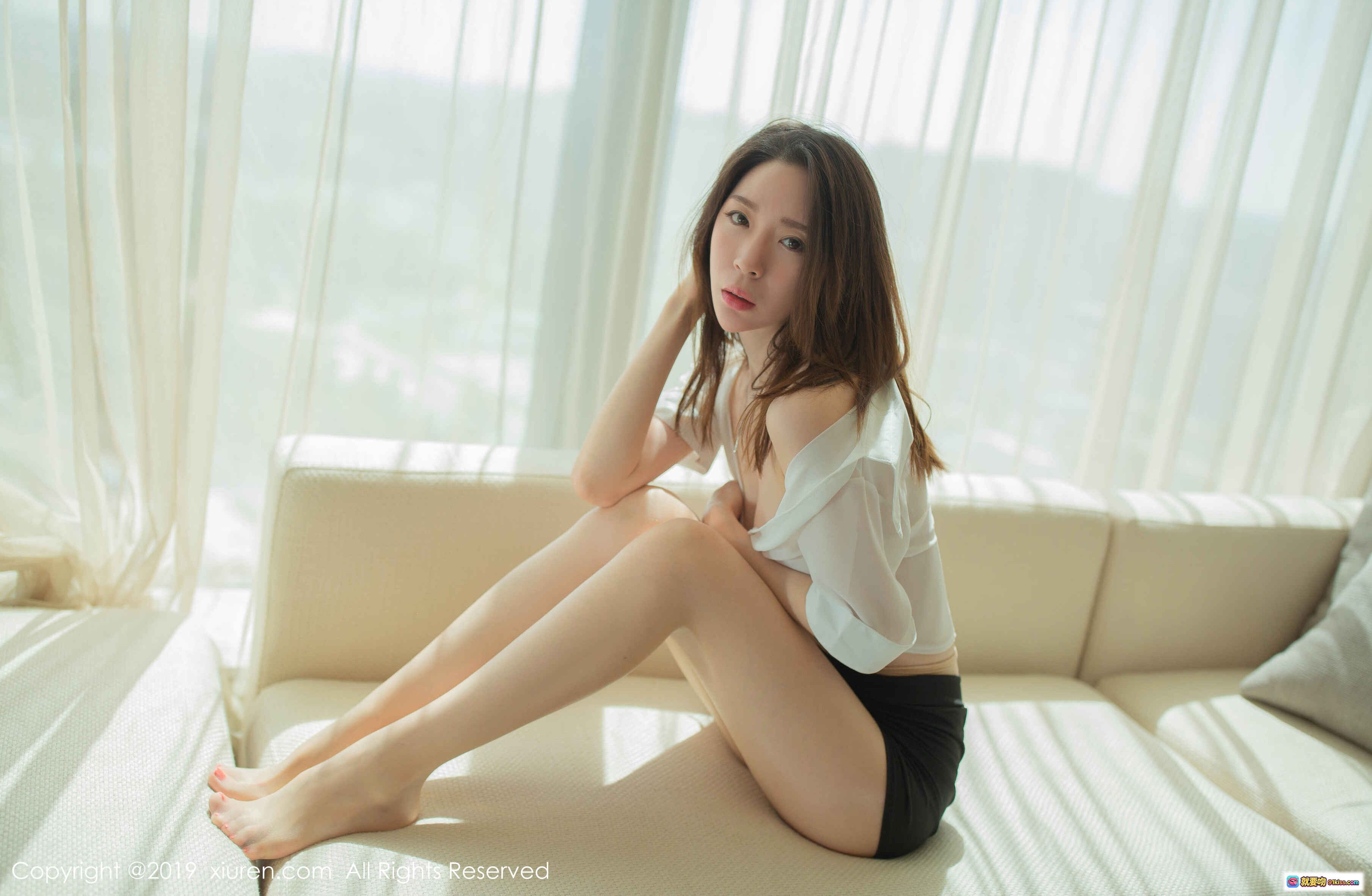 图片[6] - 梦心月性感写真 | 白色系带短上衣+黑色短裤 | 室内沙发私房照 | 秀人网No.1645高清图集 - 就要吻