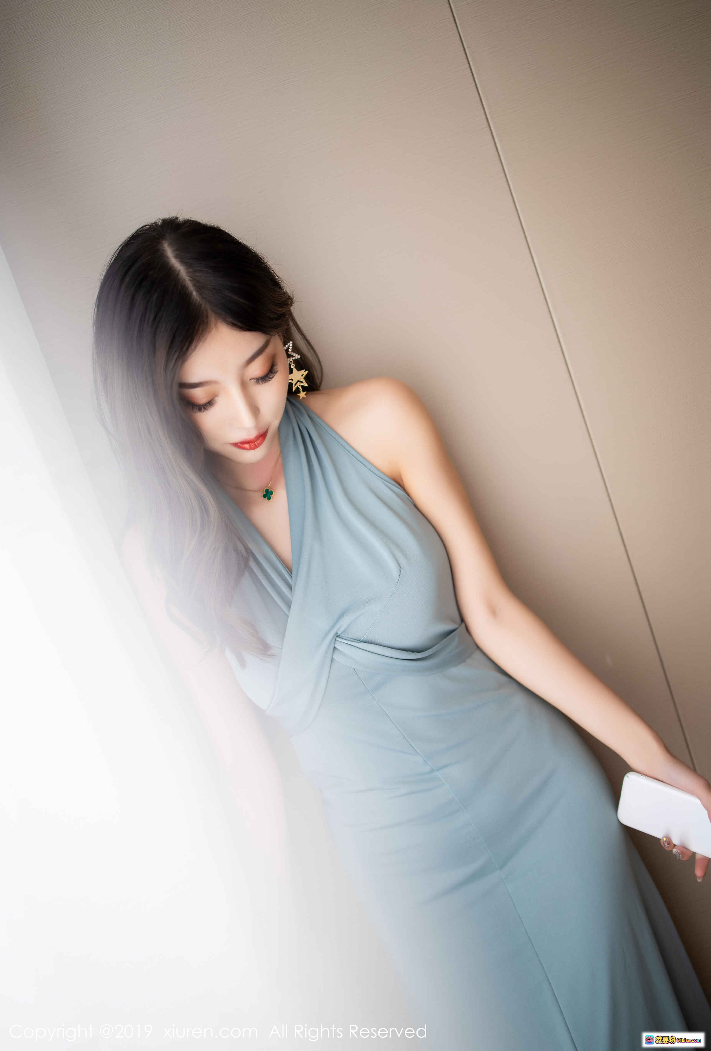 图片[6] - 杨晨晨sugar白床绿裙高跟美腿写真 | XIUREN秀人网2019.07.23 No.1567优雅性感私房照 - 就要吻