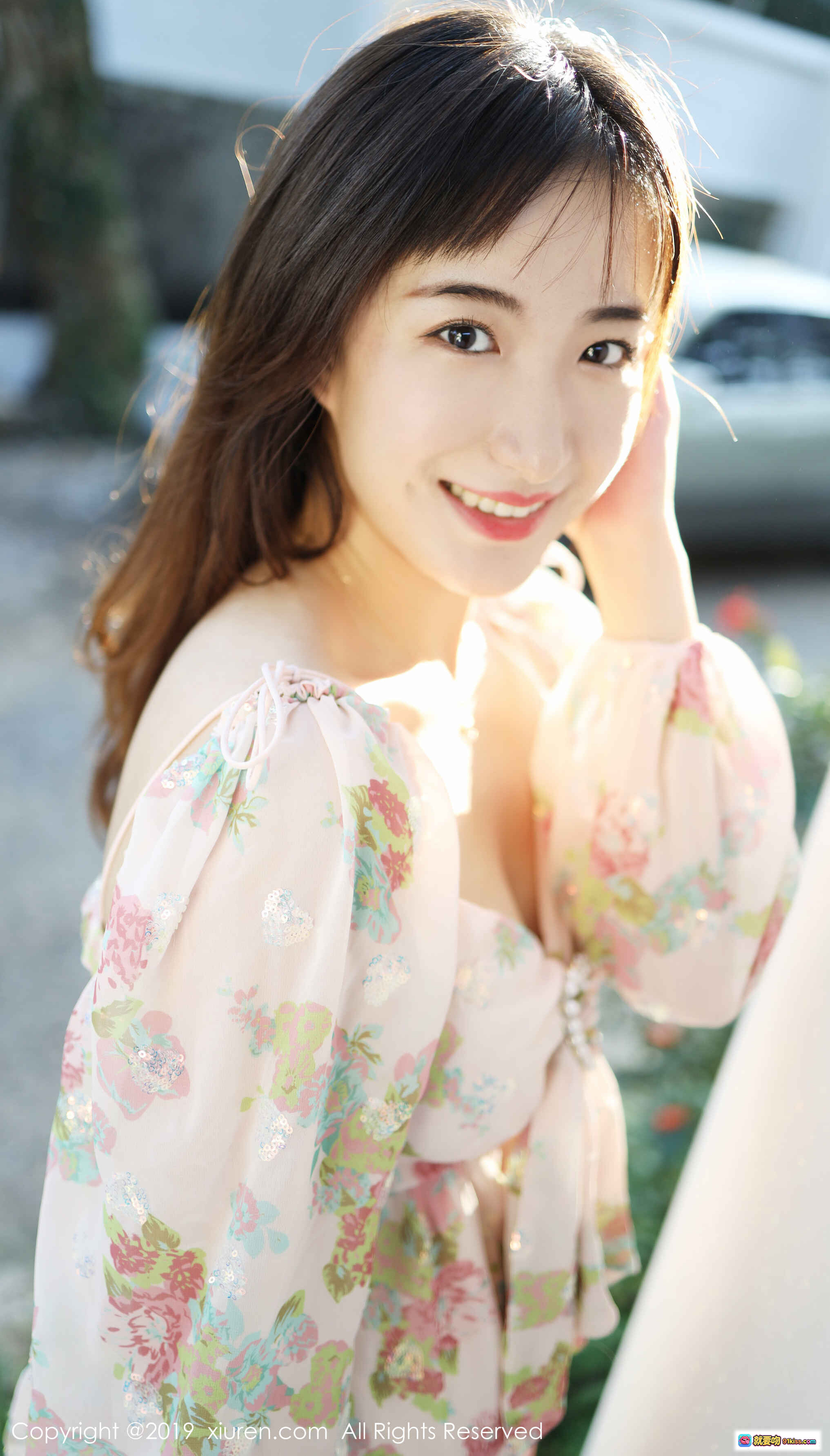 图片[10] - 艺儿拿铁镜前微笑写真 | 黄色T恤清新少女风 | XIUREN秀人网2019精选人像摄影 - 就要吻