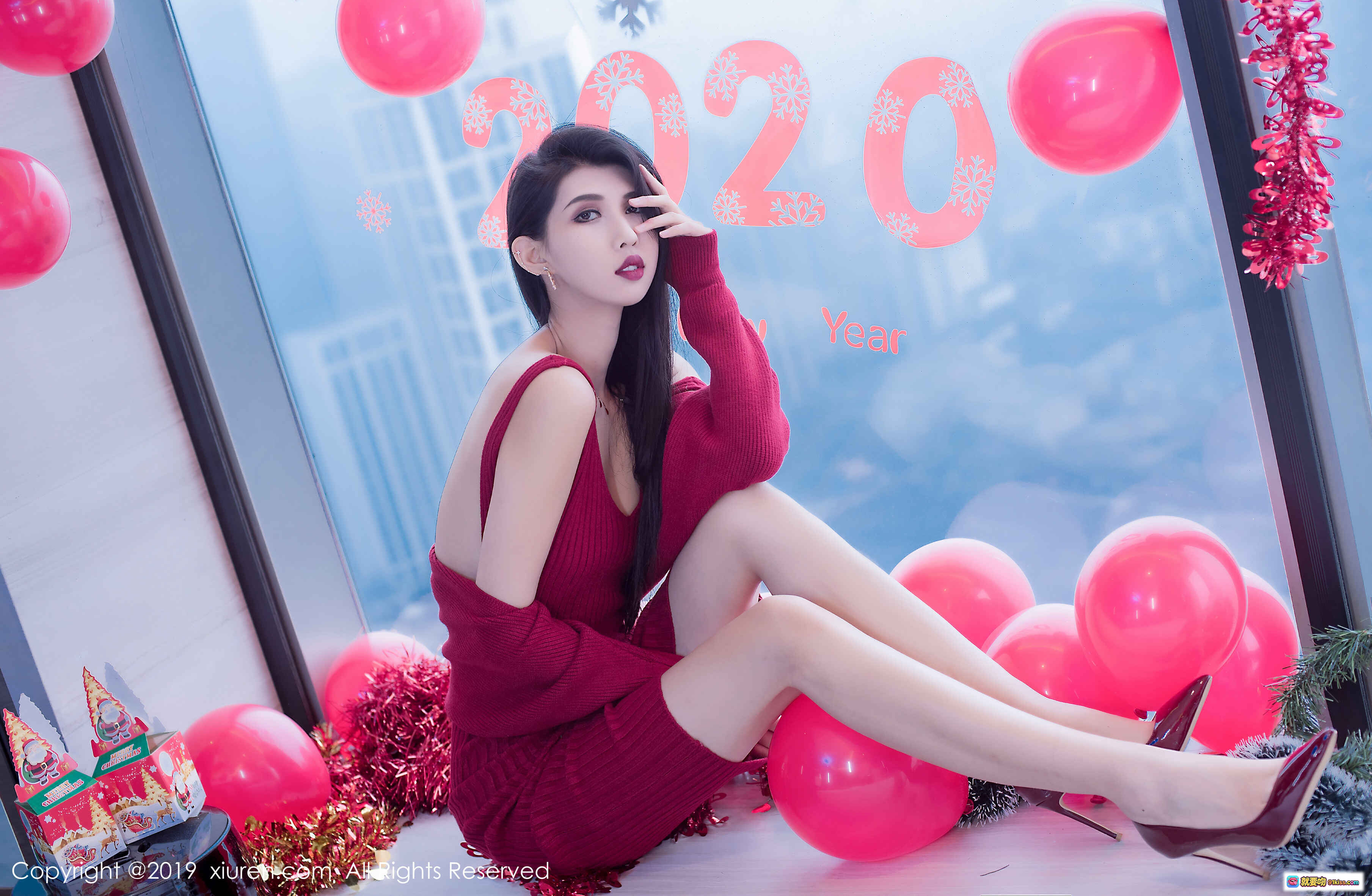 图片[10] - 葛征红色针织裙写真 | 2020新年主题 | 窗边气球雪景背景 | 秀人网No.1871高清美图 - 就要吻