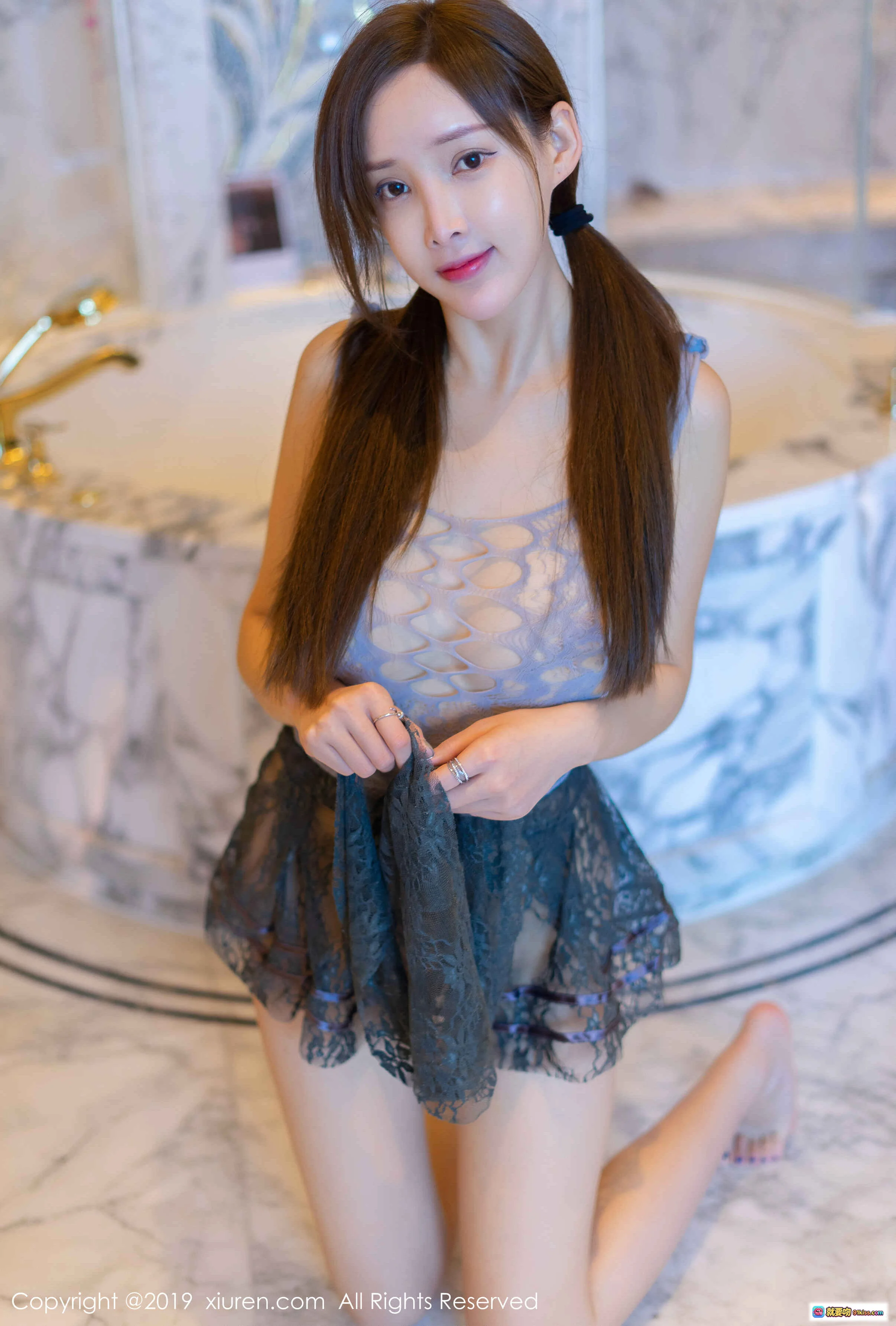 XIUREN秀人网2019.12.31 No.1897 美女浴室写真 双马尾蕾丝内衣 优雅跪姿 高清私房图集 - 就要吻