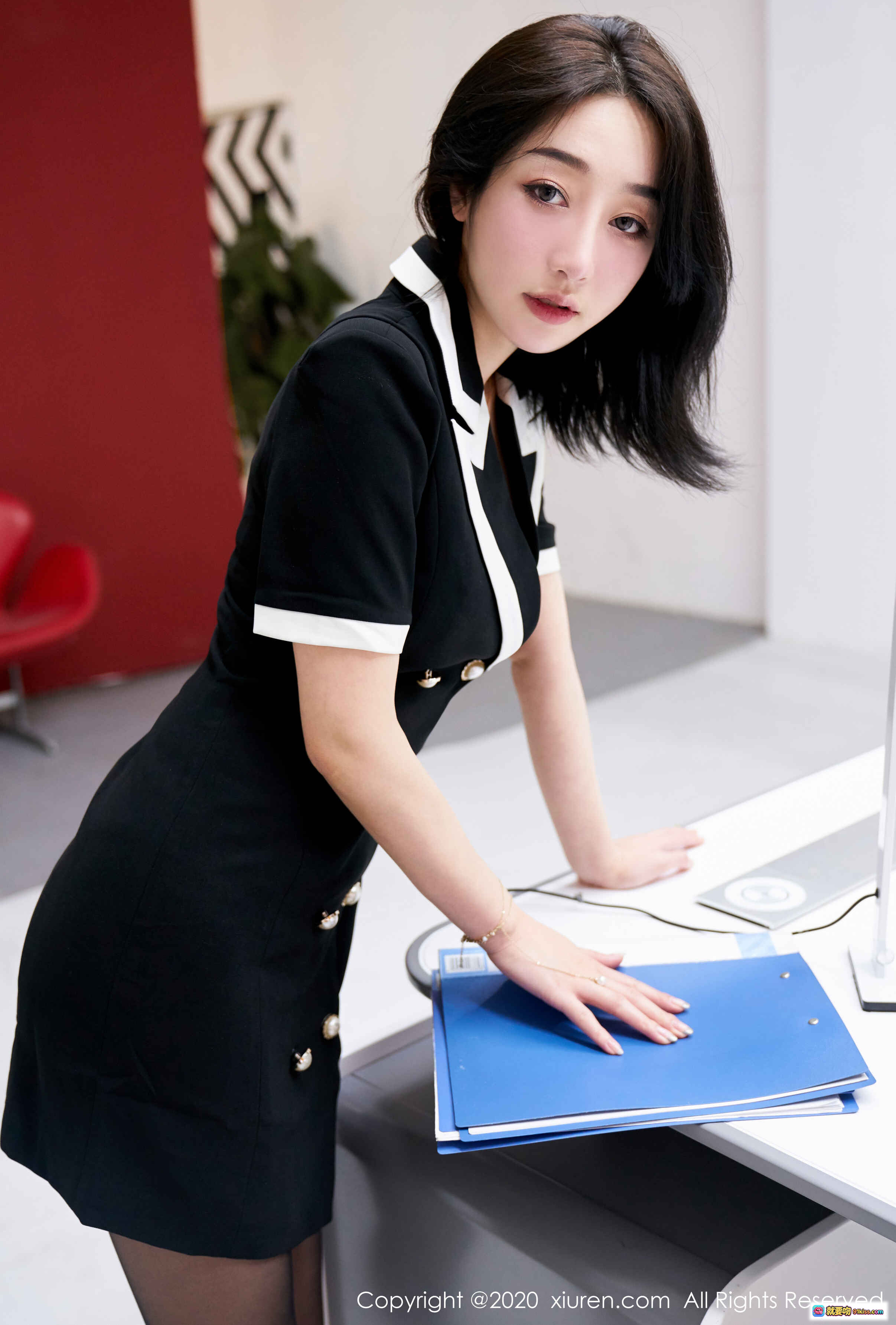 图片[7] - 九月生办公室黑裙OL写真 | 优雅职场风 | 白领制服诱惑 | 丝袜美腿 | 秀人网高清图集 - 就要吻