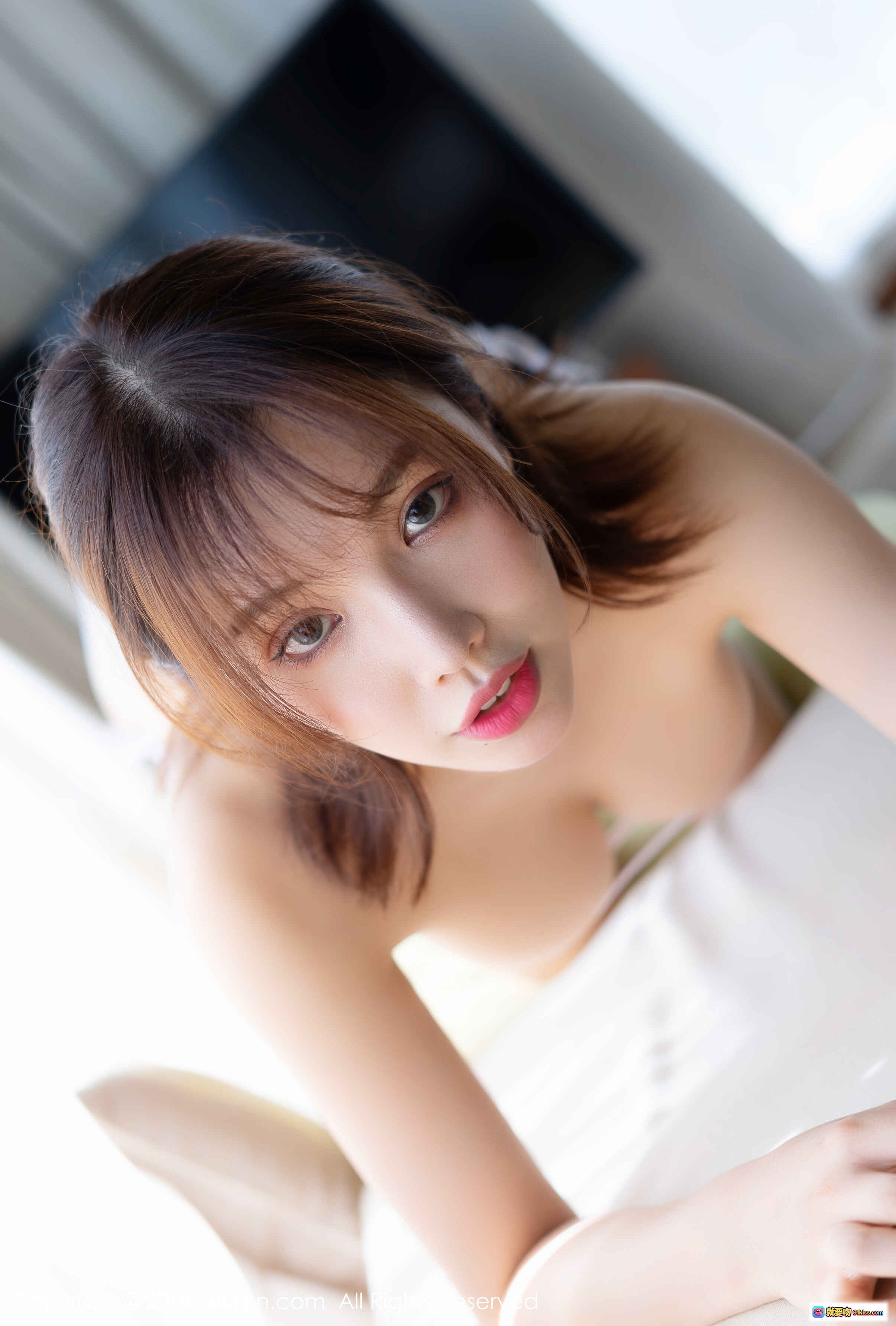 图片[2] - 黄楽然白色系带内衣性感写真 – XIUREN秀人网2019.11.26 No.1806 美背翘臀私房摄影 - 就要吻