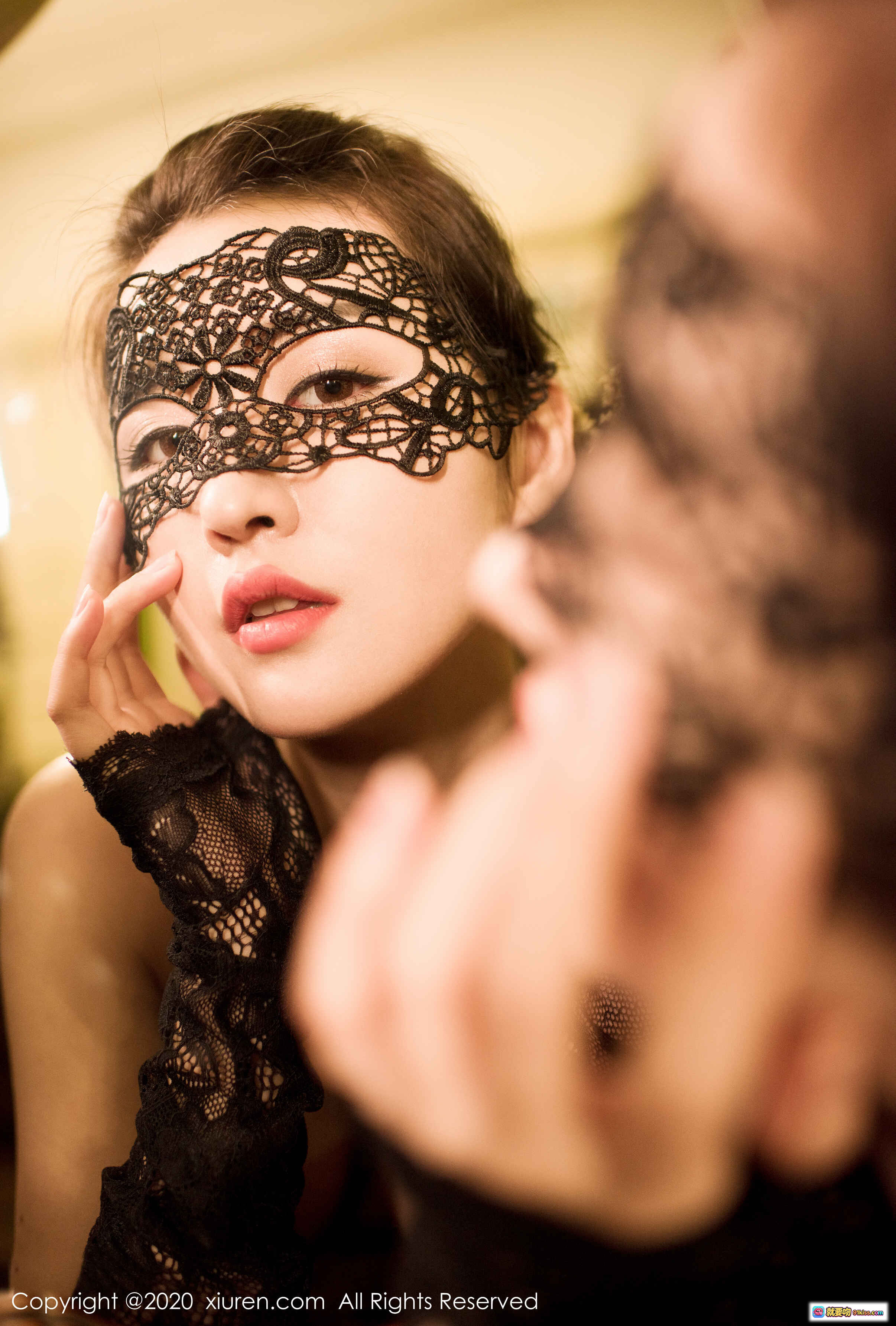图片[5] - 沈梦瑶性感写真｜黑色蕾丝内衣搭配花卉刺绣｜复古镜前私房美照｜XIUREN秀人网2020.01.11 No.1923 - 就要吻
