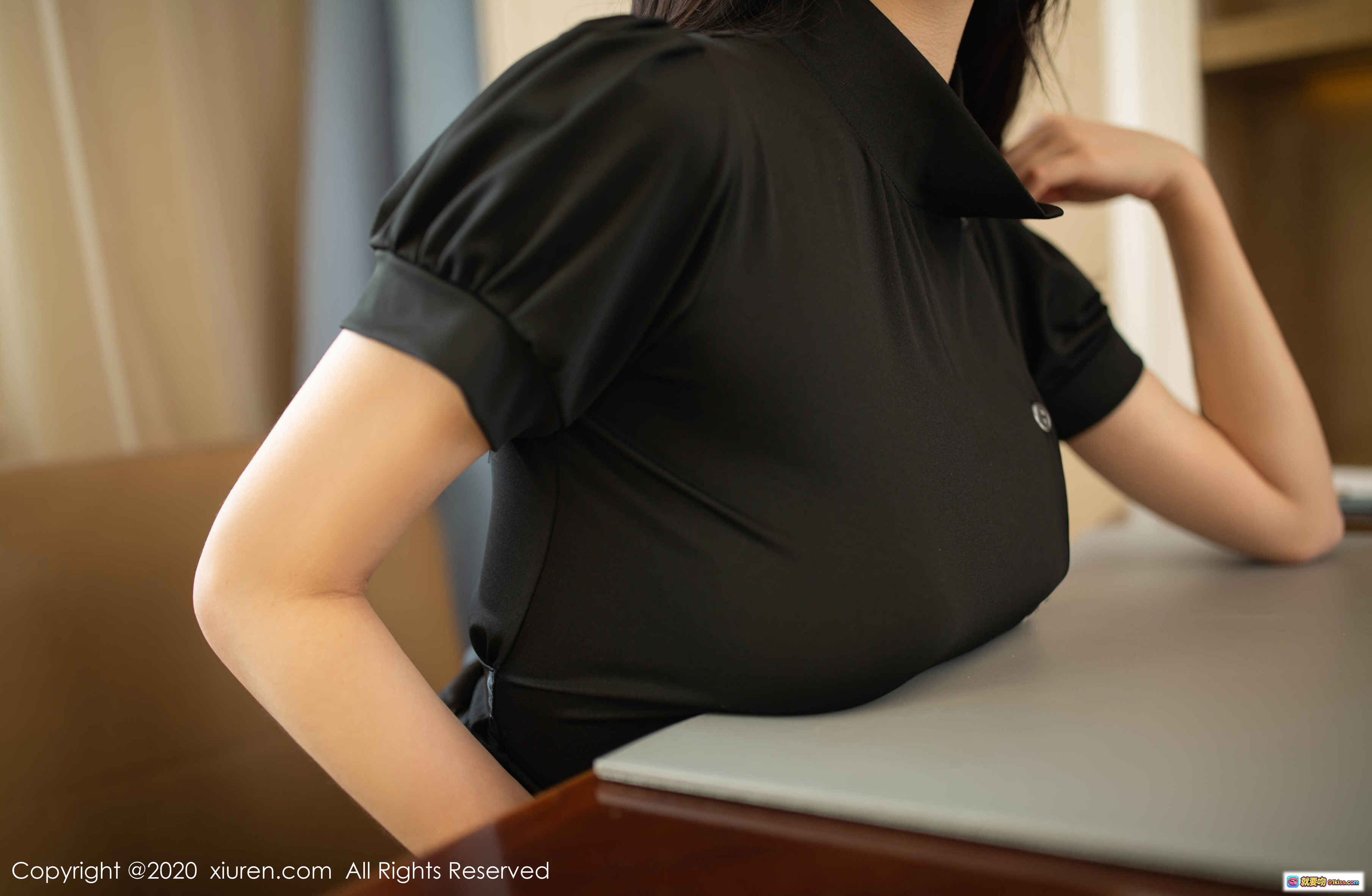图片[4] - 安然Maleah黑裙鱼网袜高跟美腿写真 | XIUREN秀人网2020.04.28 No.2197 - 就要吻
