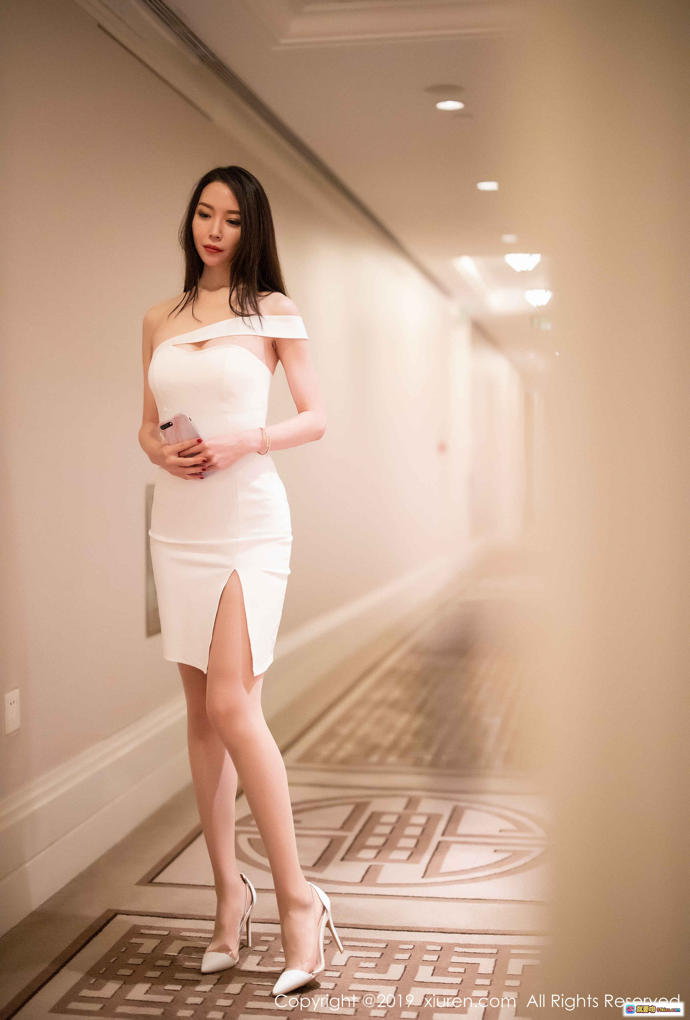图片[6] - 梦心月白色露肩高开叉连衣裙性感写真 – XIUREN秀人网2019.12.18 No.1861优雅室内人像摄影 - 就要吻