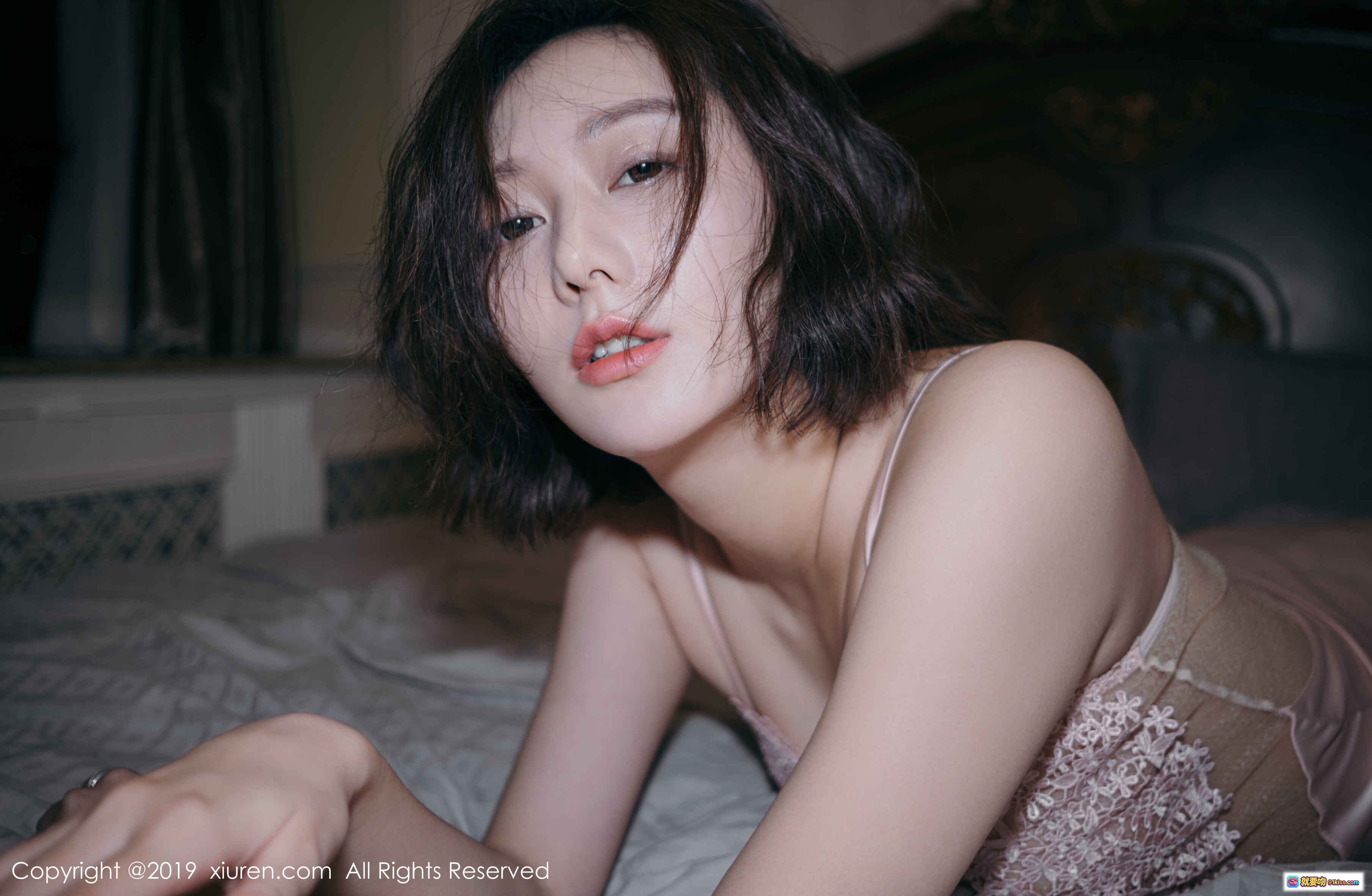 图片[10] - 艺轩性感蕾丝睡衣写真 – XIUREN秀人网2019.12.30 No.1891 精美私房床照 优雅短发少女风情 - 就要吻