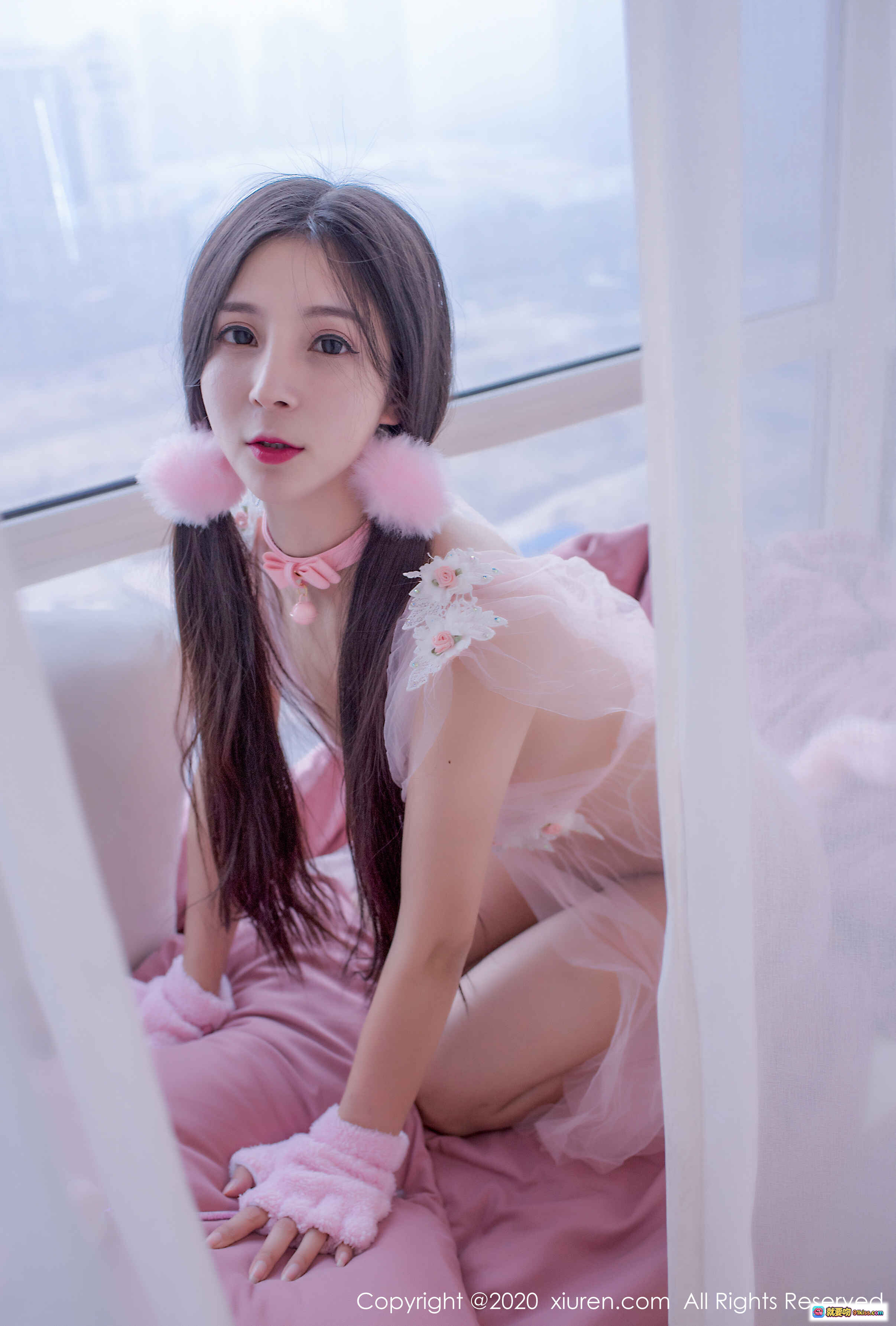 图片[3] - 小蛮妖honey性感写真 | 白色内衣+天使角+金色画框 | 深蓝背景私房美图 | XIUREN秀人网2020.04.01 No.2120 - 就要吻