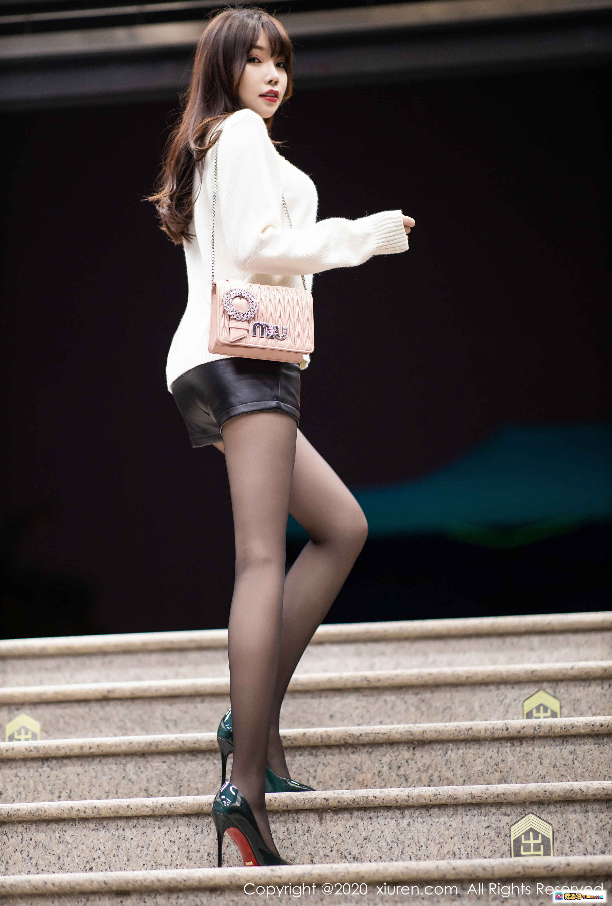 图片[5] - 芝芝Booty性感黑丝美腿高跟鞋写真 – XIUREN秀人网2020.04.07 No.2133优雅街拍风时尚穿搭 - 就要吻