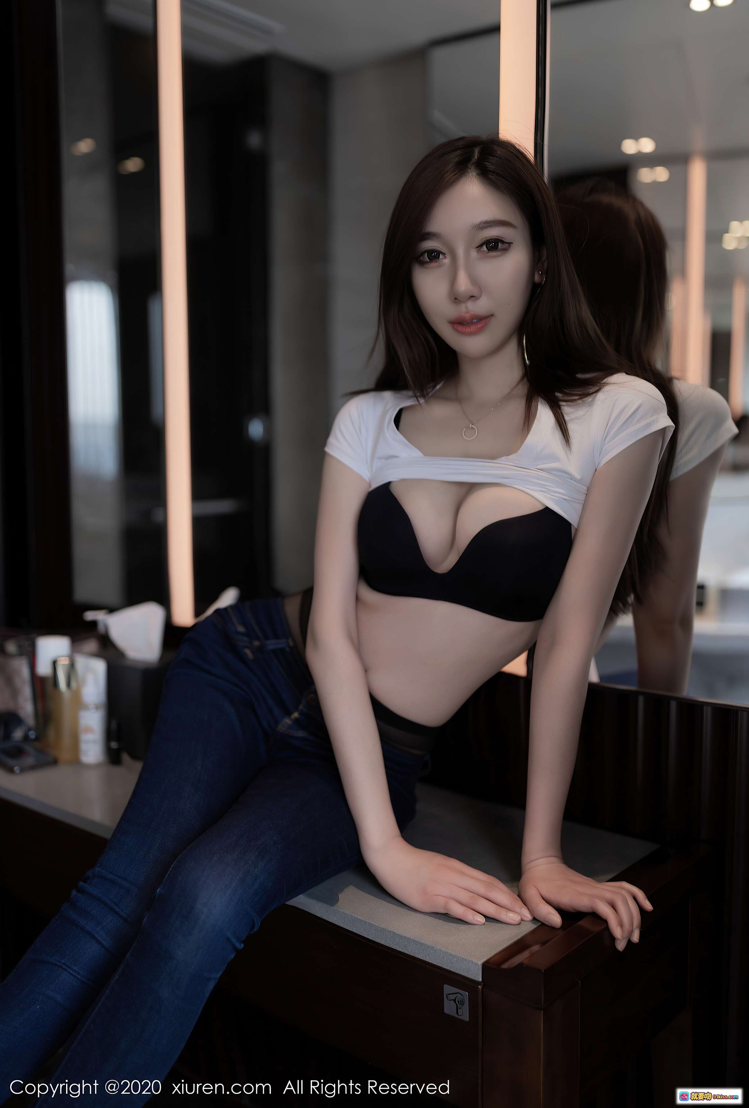 图片[7] - Victoria志玲性感写真 | 白色T恤黑内衣牛仔裤 | 秀人网2020.08.05 No.2406高清图集 - 就要吻