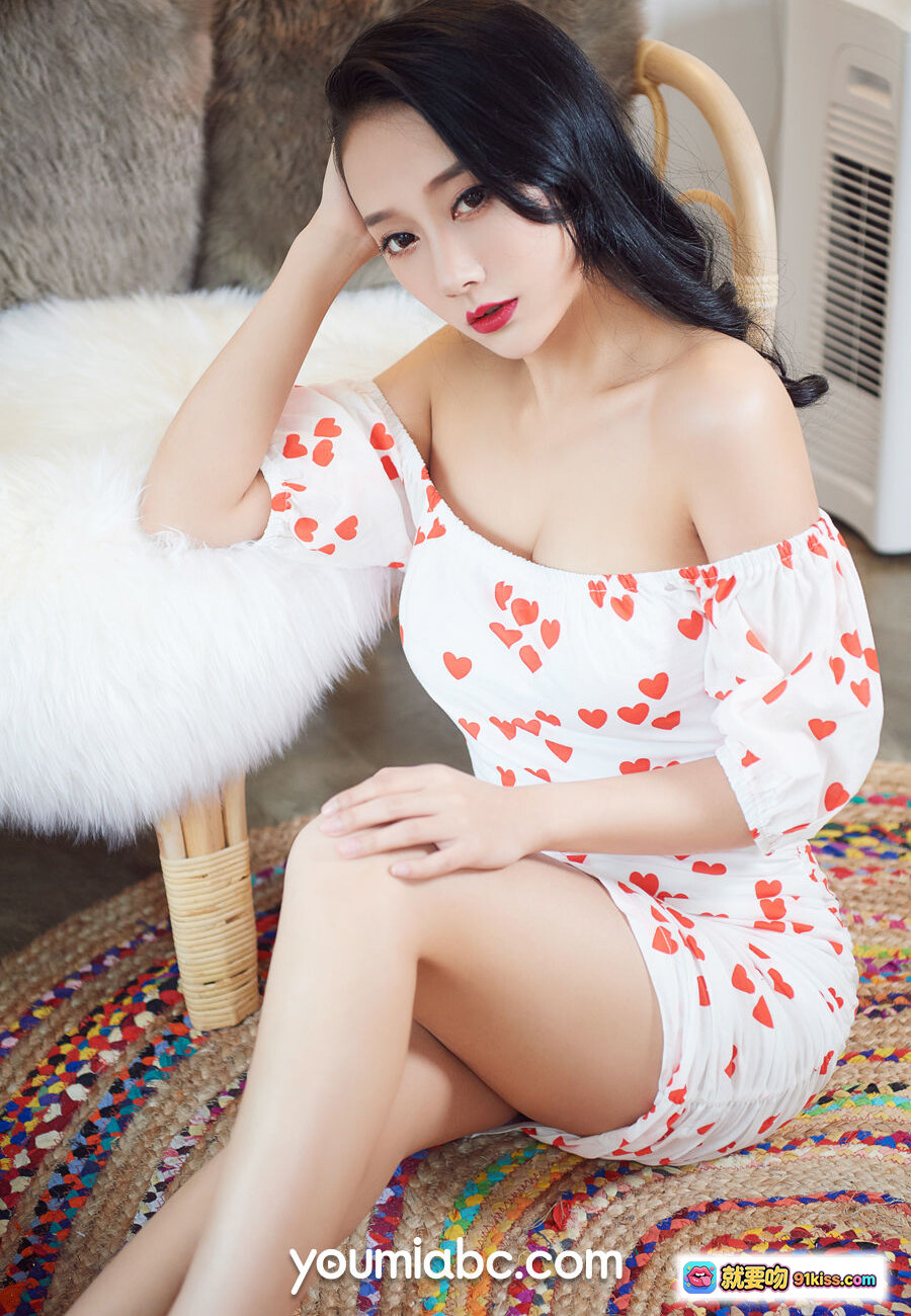 图片[5] - 冷艳美人何嘉颖写真｜白色爱心露肩裙+高跟美腿+藤椅毛毯背景+彩色编织地毯｜YouMi尤蜜2019.05.17精选38P - 就要吻