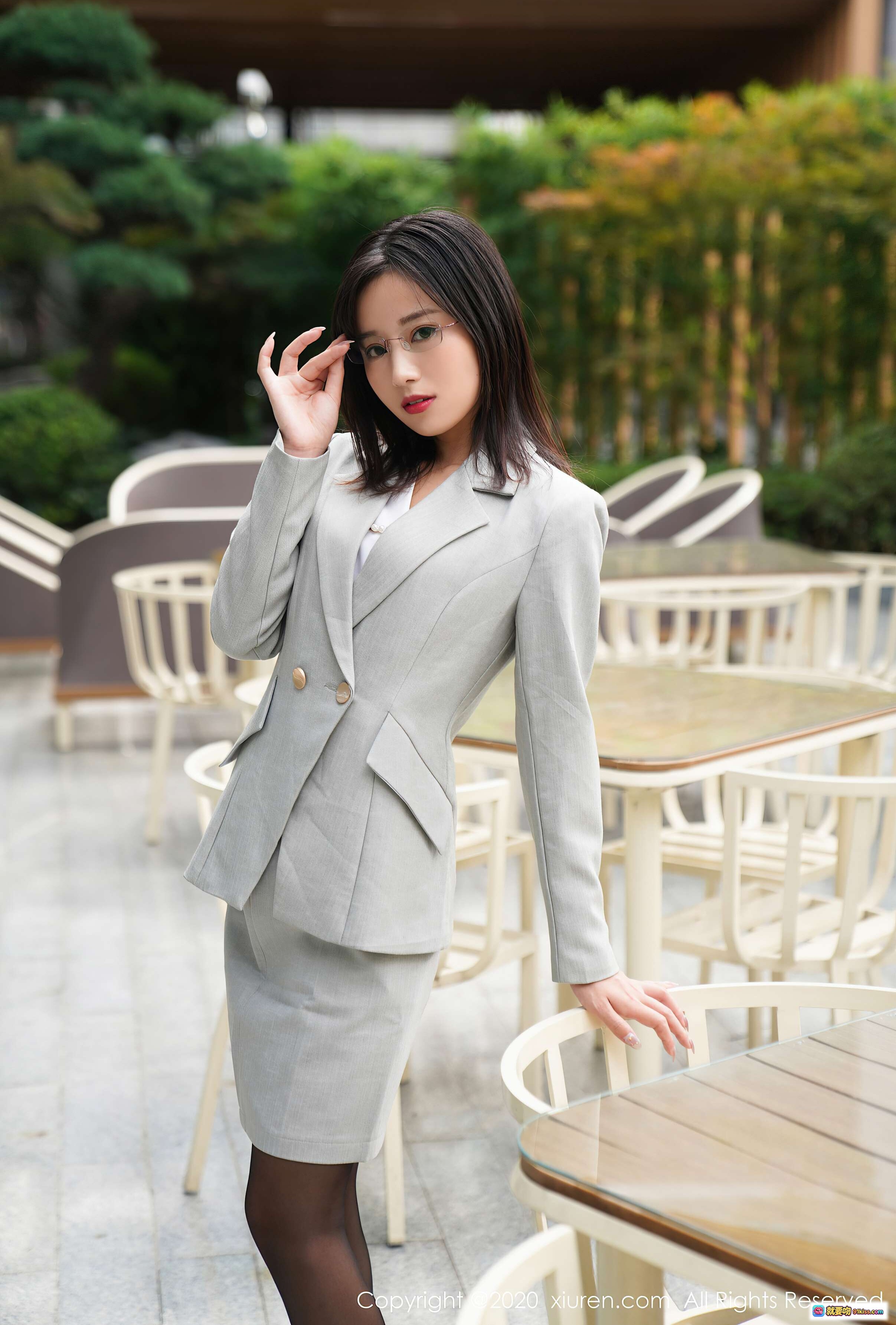 图片[1] - 仓井优香白色衬衫黑丝蕾丝内裤性感写真 – XIUREN秀人网2020.08.12 No.2433高清图集 - 就要吻