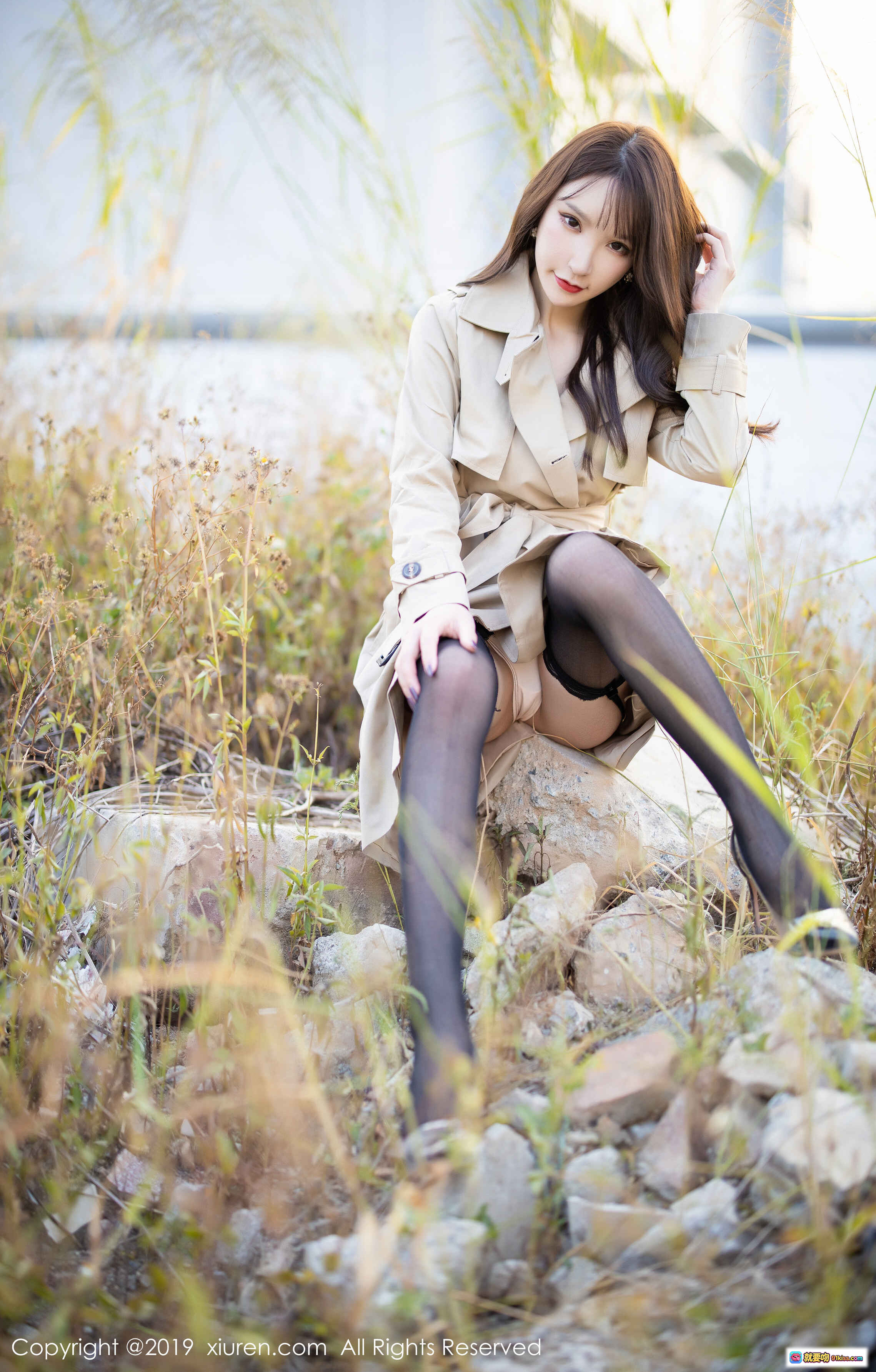 图片[10] - 周于希Sandy黑色蕾丝内衣搭配米色风衣户外写真 – 秀人网2019高清性感美图 - 就要吻