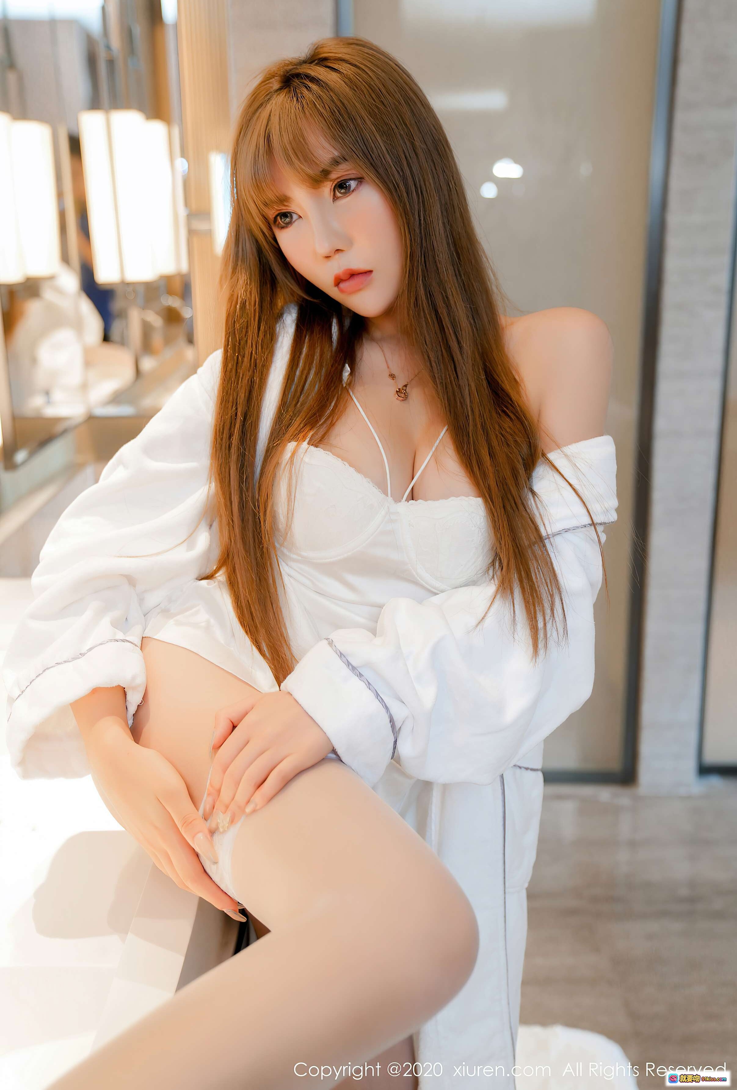 图片[6] - 萌汉药baby浴室镜前白袍诱惑写真 | 秀人网2020.08.19 No.2459高清私房美图 - 就要吻