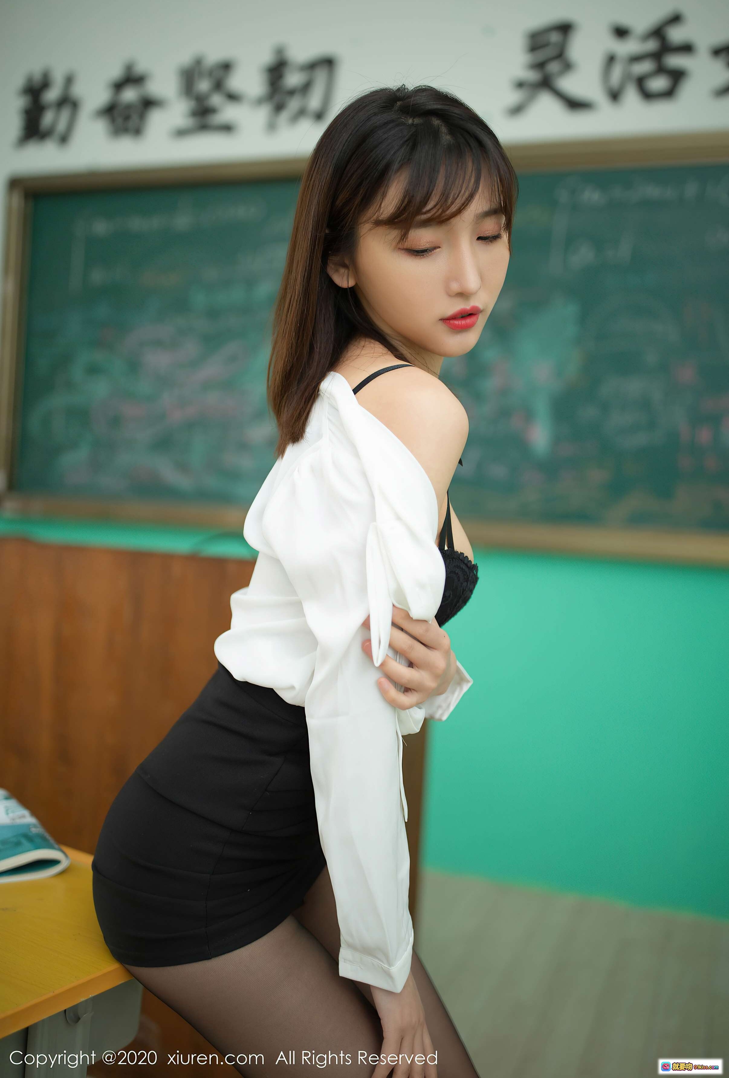 图片[9] - 陆萱萱教室黑丝美腿写真 – 秀人网2020.07.17 No.2343 优雅性感蕾丝内衣高跟鞋诱惑 - 就要吻