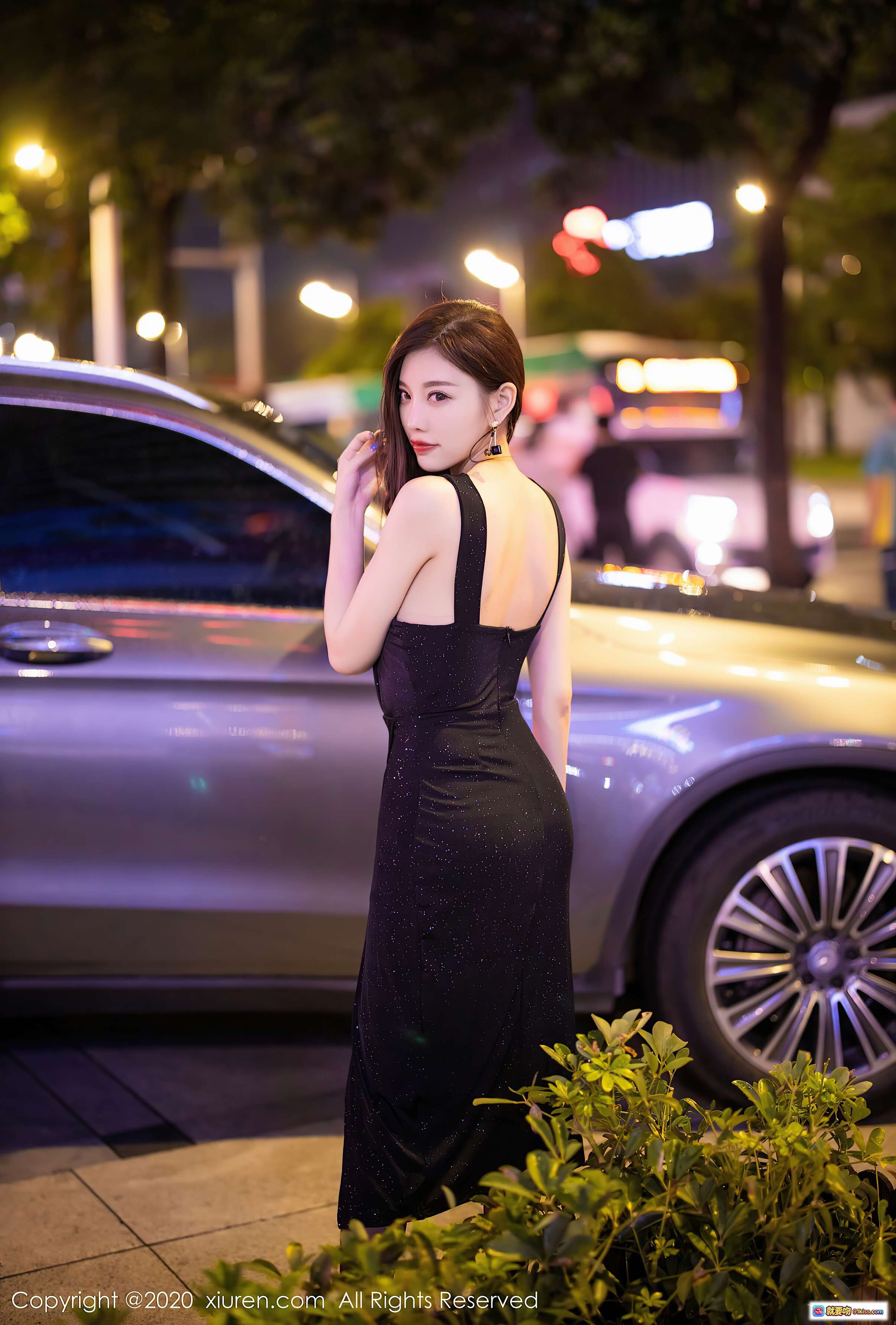 图片[4] - 杨晨晨SUGAR夜街黑裙写真｜优雅性感长发美女｜都市夜景车旁时尚大片｜XIUREN秀人网2020.09.28 VOL.2616 - 就要吻